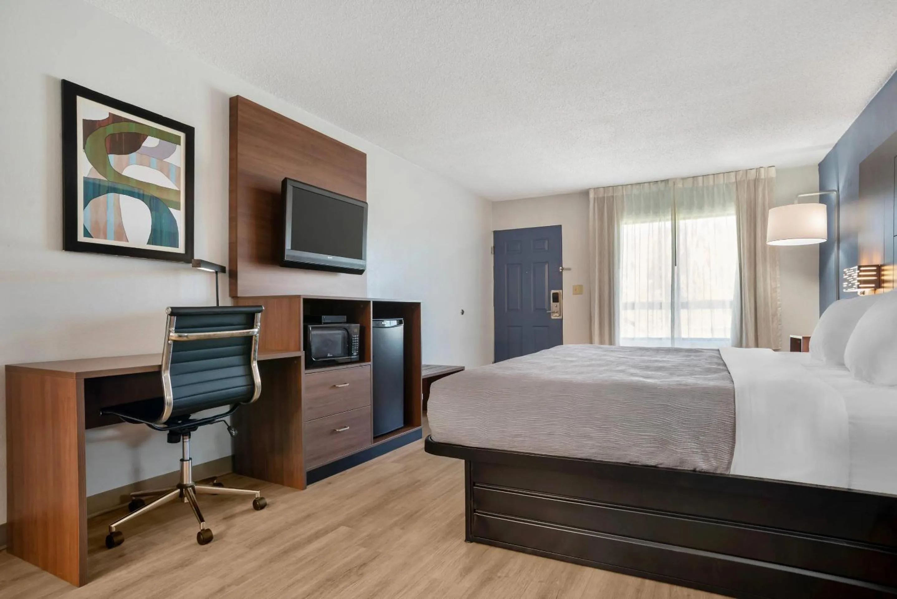 King Room - Non-Smoking in Quality Inn & Suites near Lake Eufaula