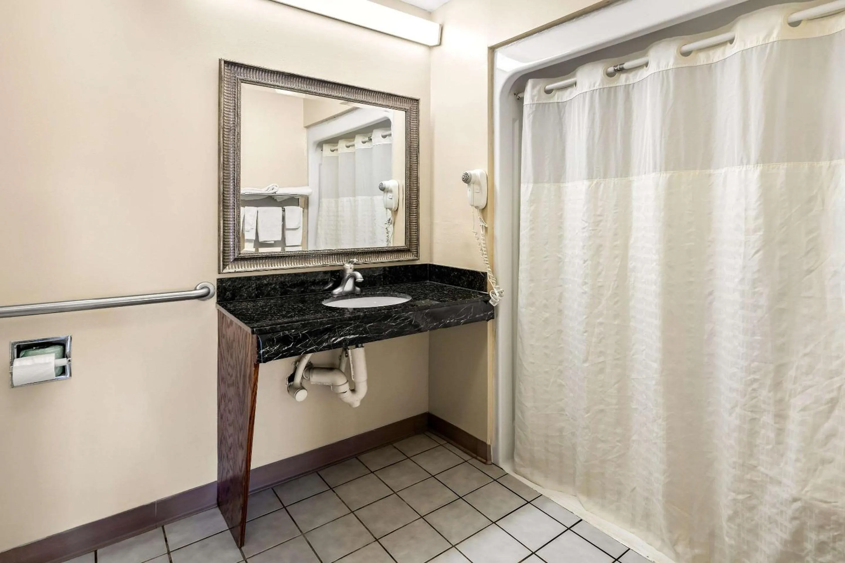 Double Room with Two Double Beds - Accessible/Non-Smoking in Quality Inn Decatur River City