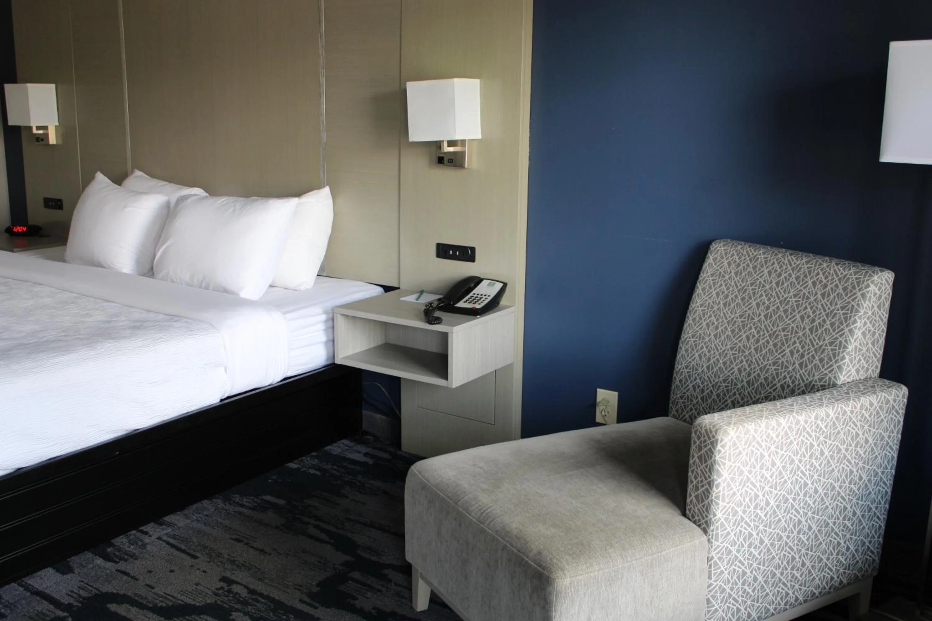 King Room - Smoking  in Quality Inn Scottsboro US-72-Lake Guntersville Area