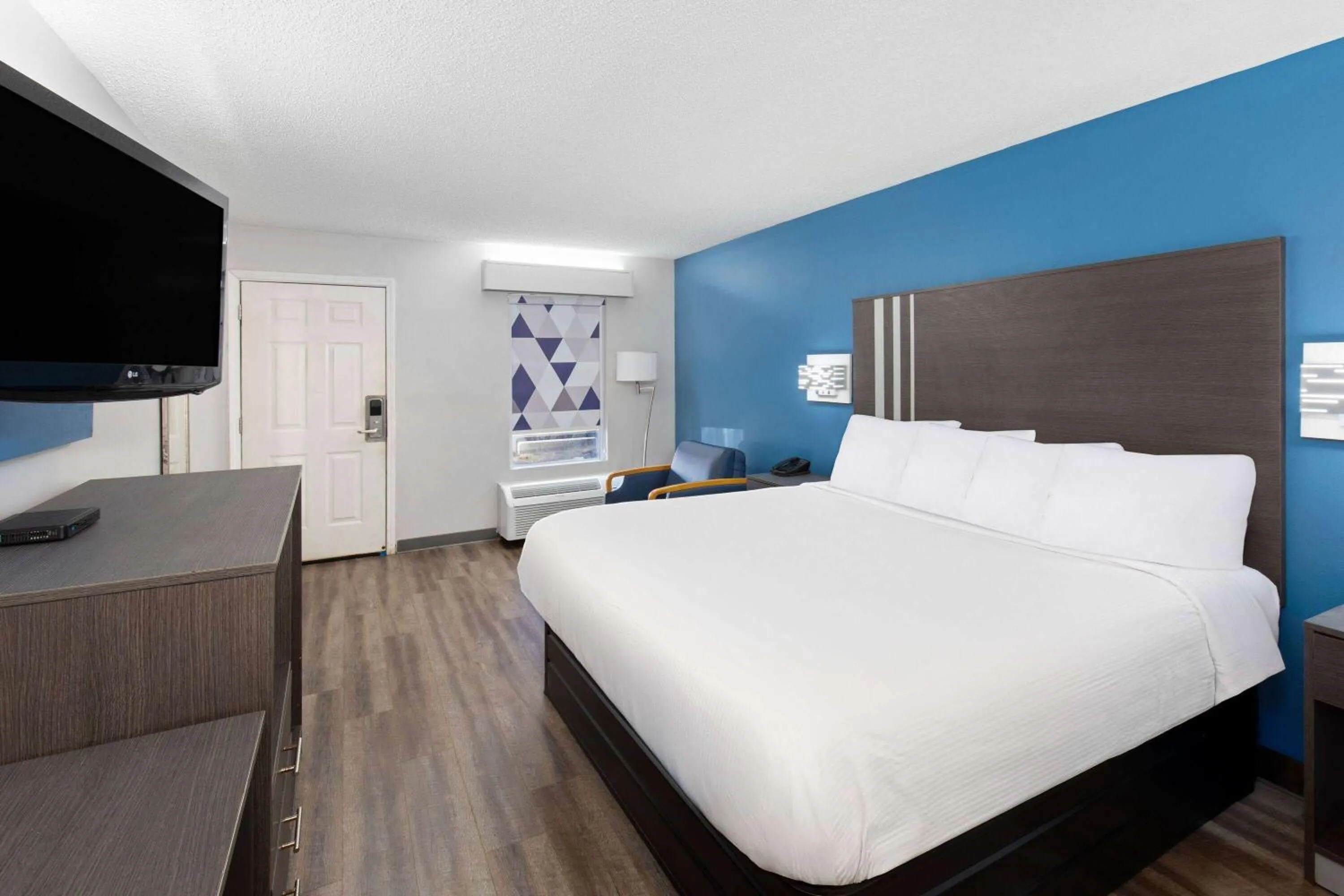 King Room - Non-Smoking in Baymont by Wyndham Selma