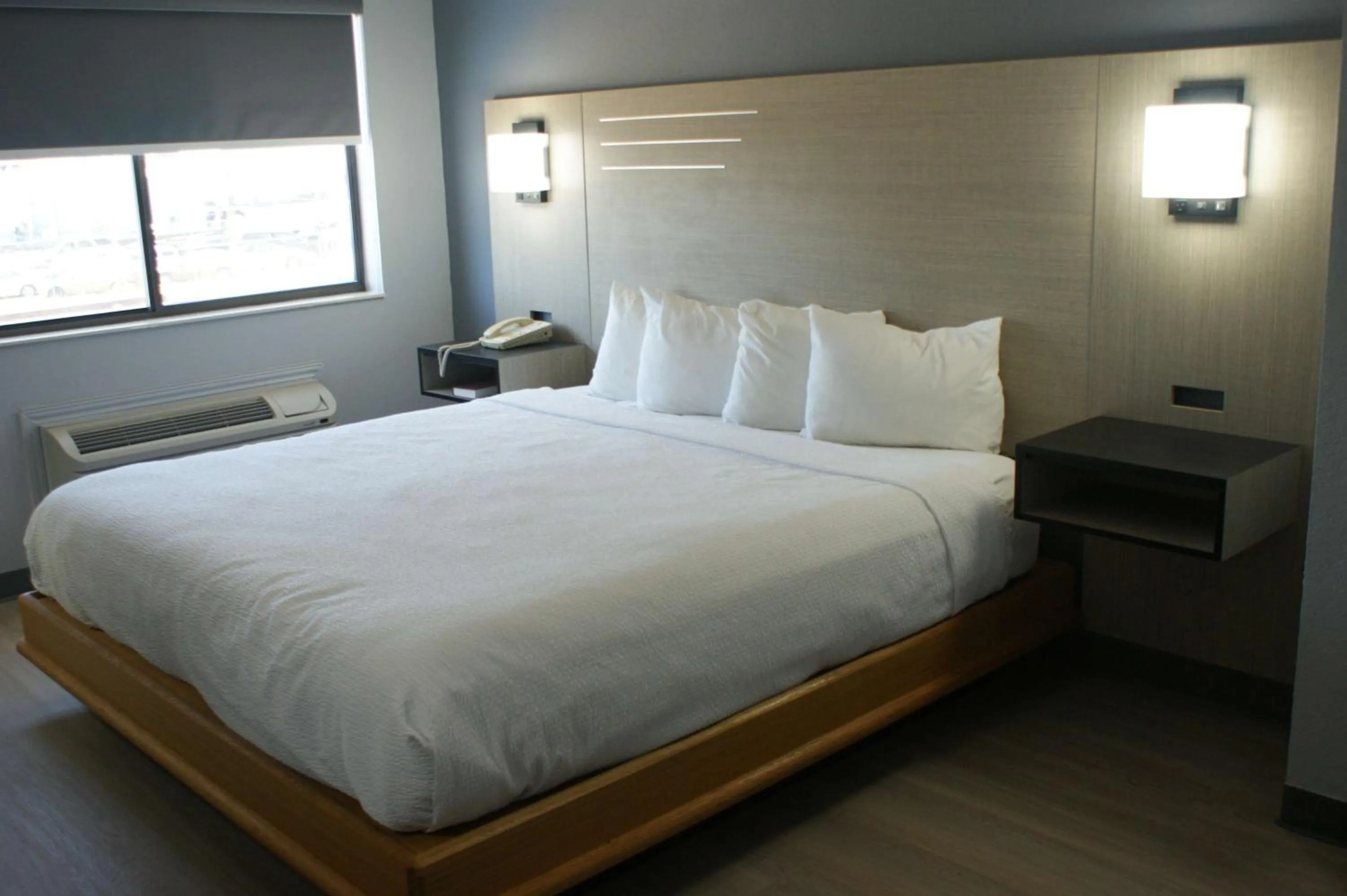 King Room - Accessible/Non-Smoking in Sonesta Essential Van Buren-Fort Smith