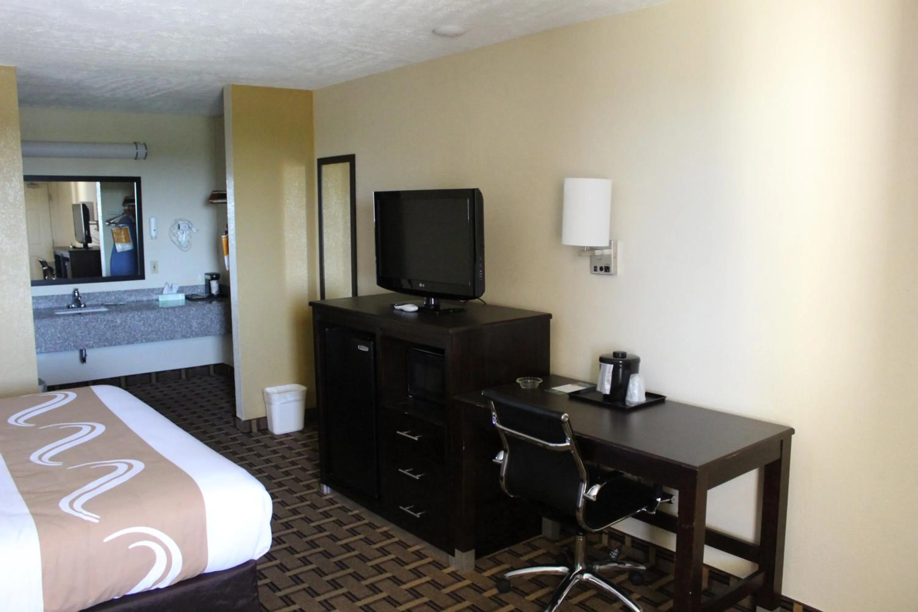 King Room - Smoking  in Quality Inn Conway - Greenbrier