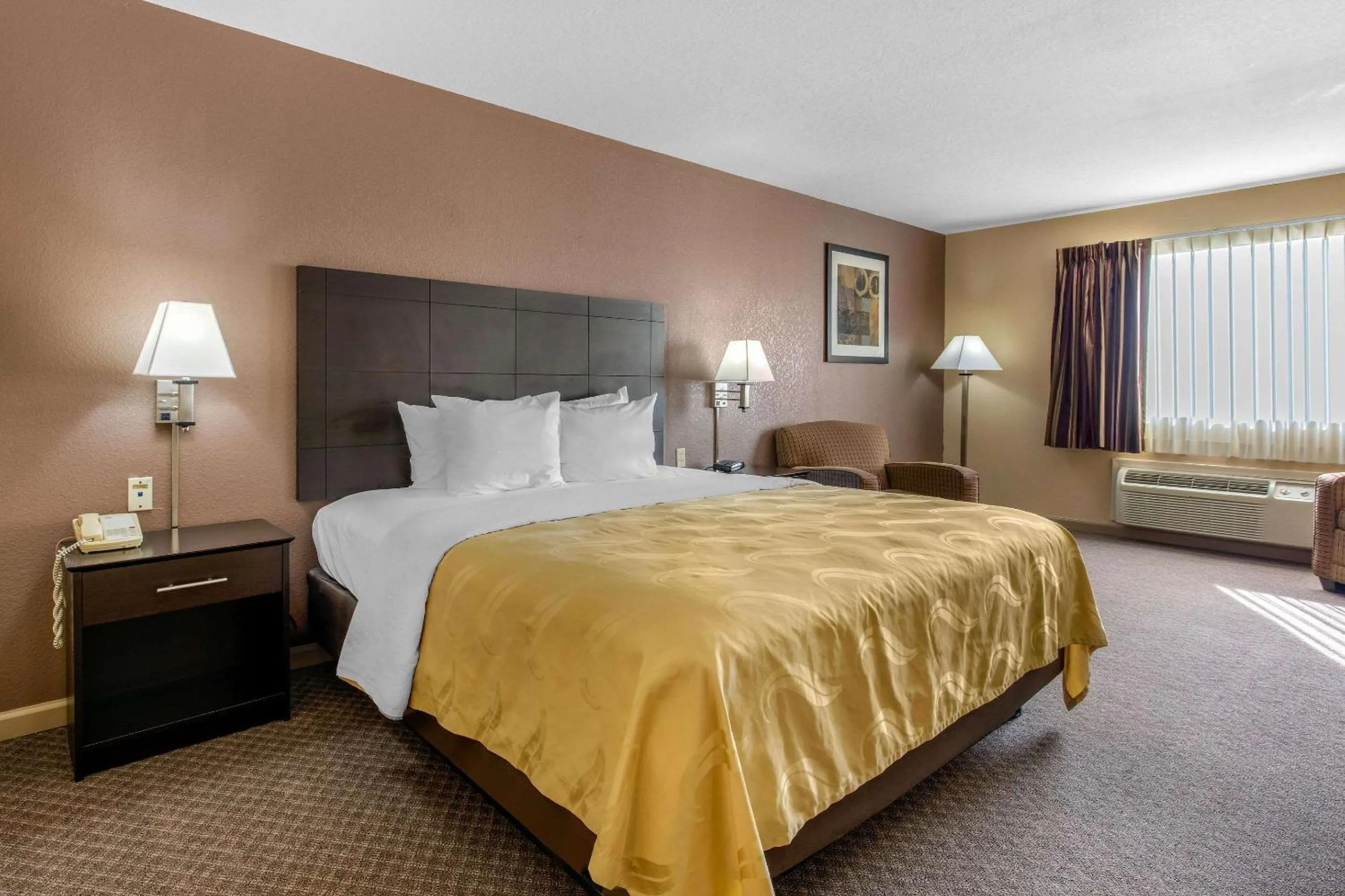 King Room - Non-Smoking in Quality Inn West Memphis I-40