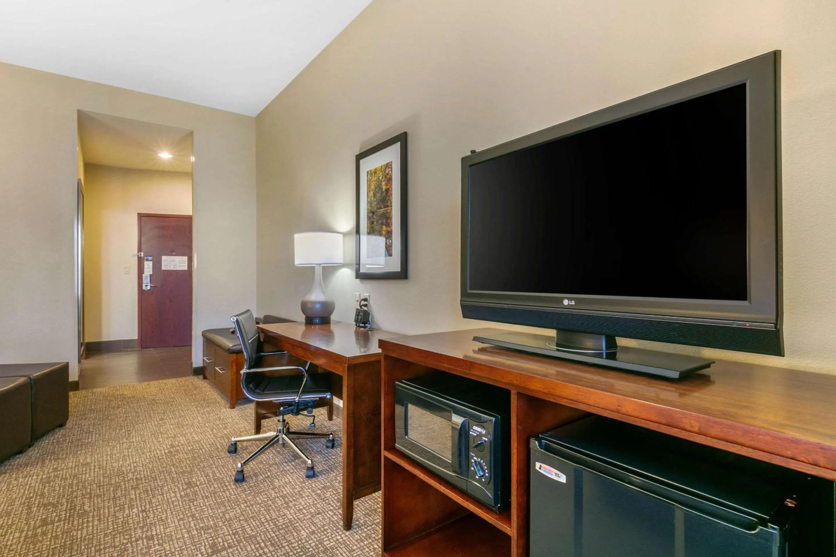 King Suite - Accessible/Non-Smoking in Comfort Suites Forrest City