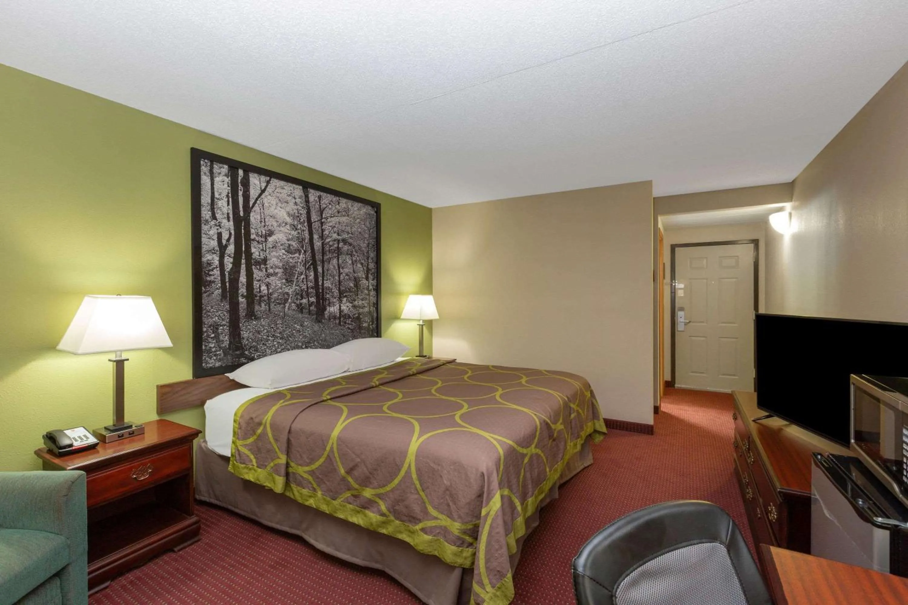 King Room - Mobility Access/Non-Smoking in Super 8 by Wyndham Eureka Springs