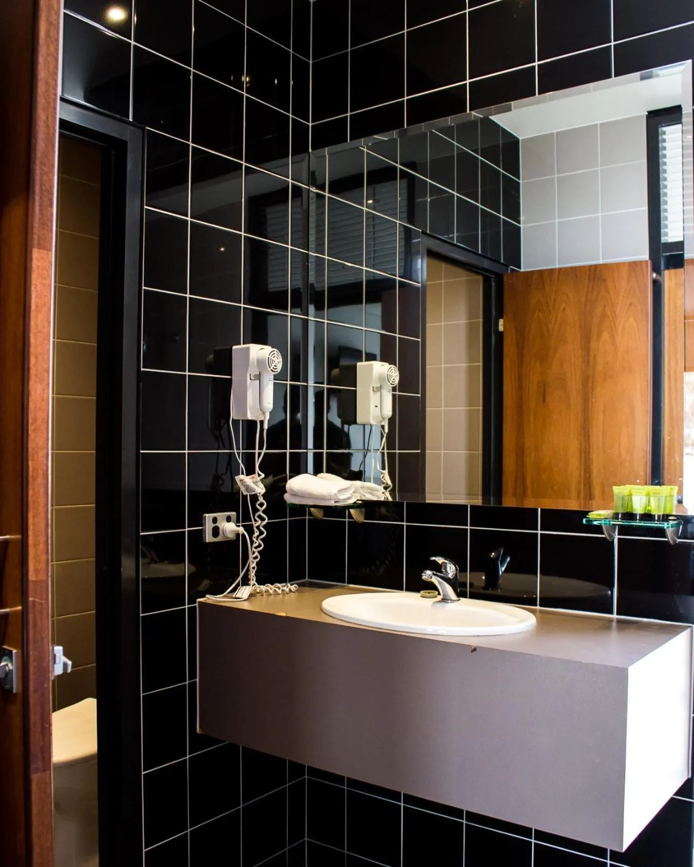 Superior Queen Room in Highlander Hotel Bar Kitchen Rooftop