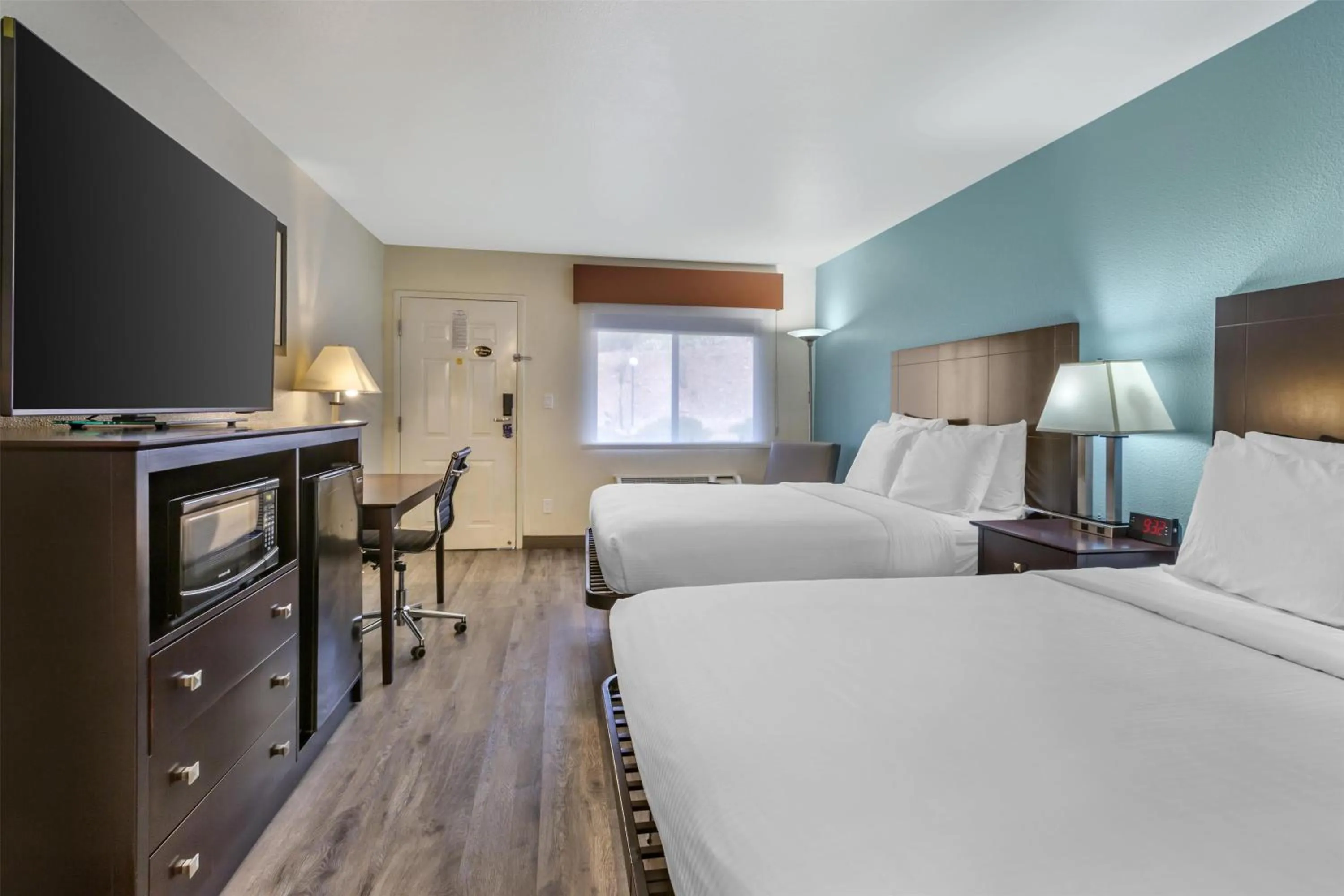 Queen Room with Two Queen Beds in Best Western Copper Hills Inn