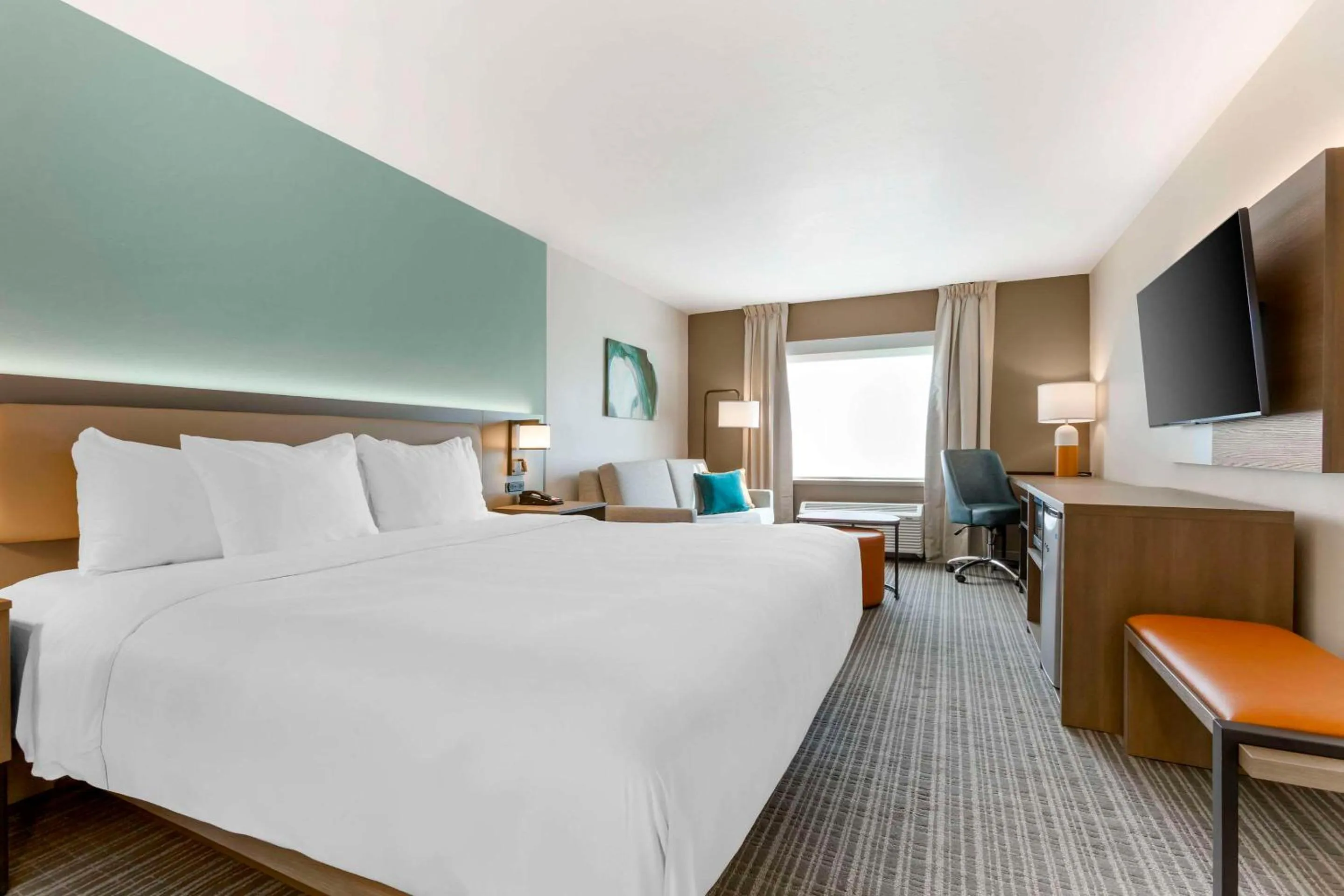 King Suite with Sofa Bed - Non-Smoking in Comfort Suites at Tucson Mall