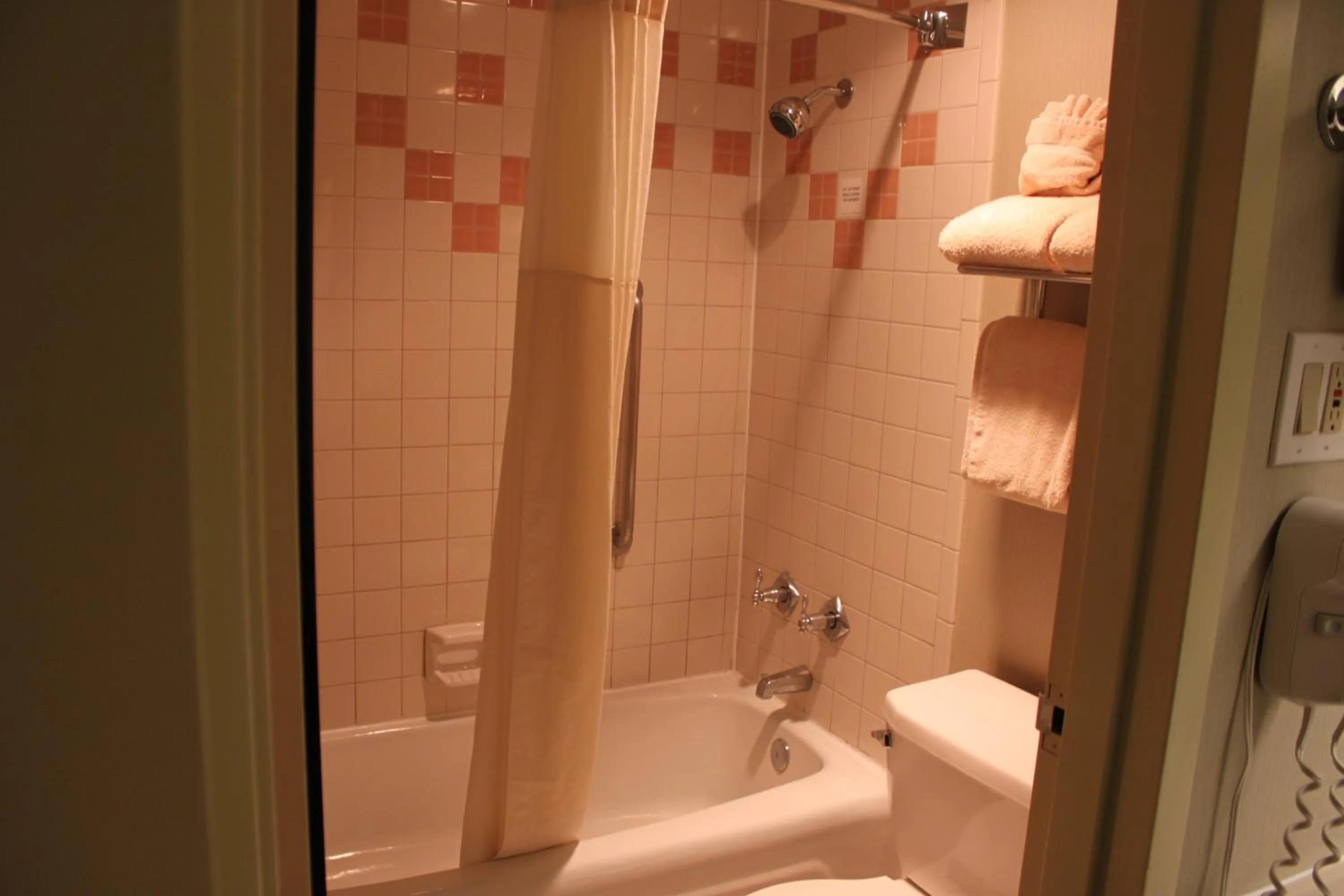 Queen Room - Accessible/Non-Smoking in Navajo Nation Inn