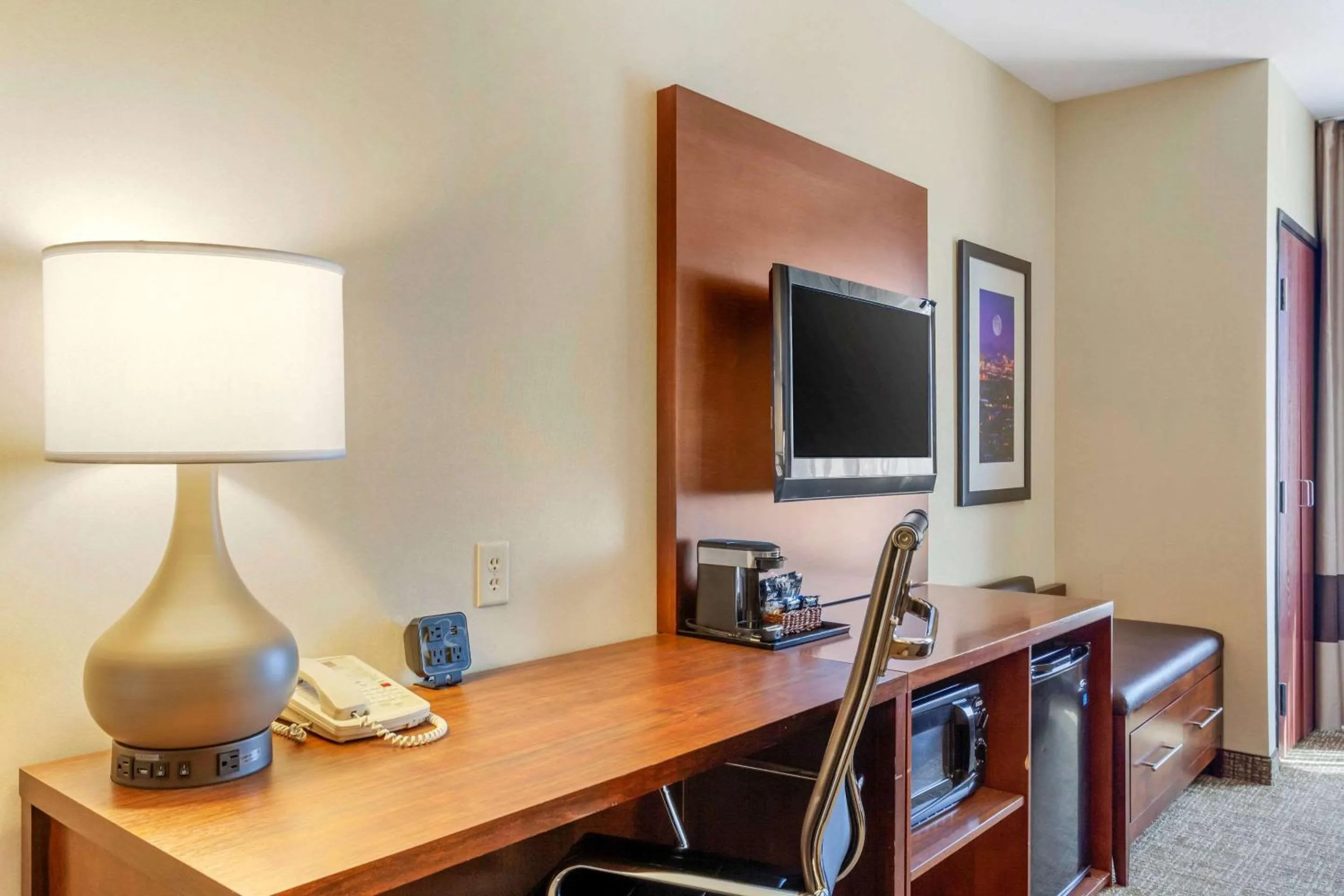 King Room - Accessible/Non-Smoking in Comfort Suites Glendale - State Farm Stadium Area
