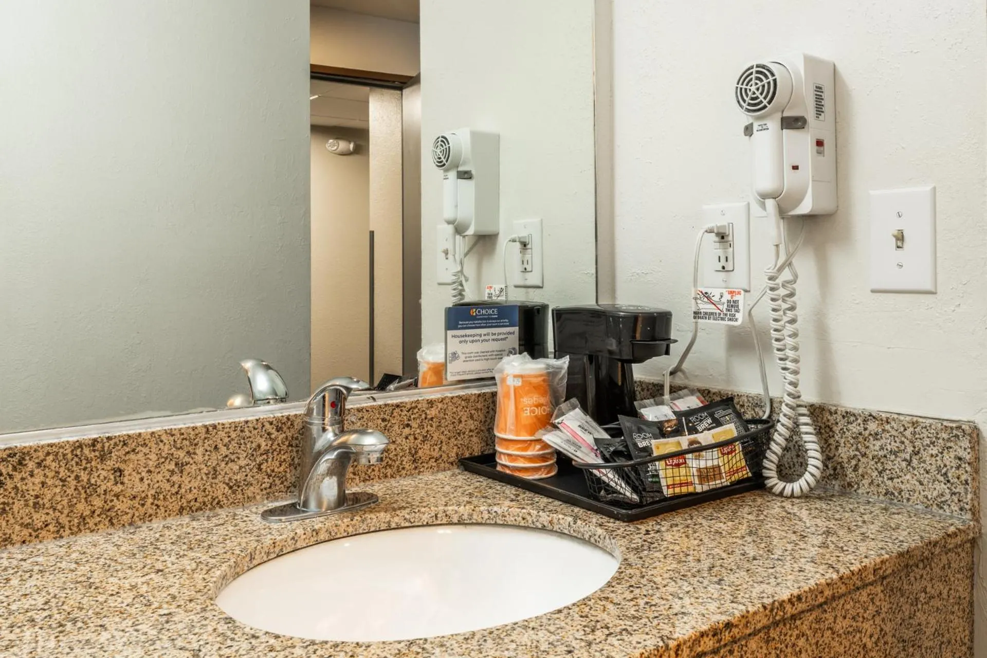 Standard Room, 1 King Bed, Non-Smoking in Quality Inn near Mammoth Mountain Ski Resort