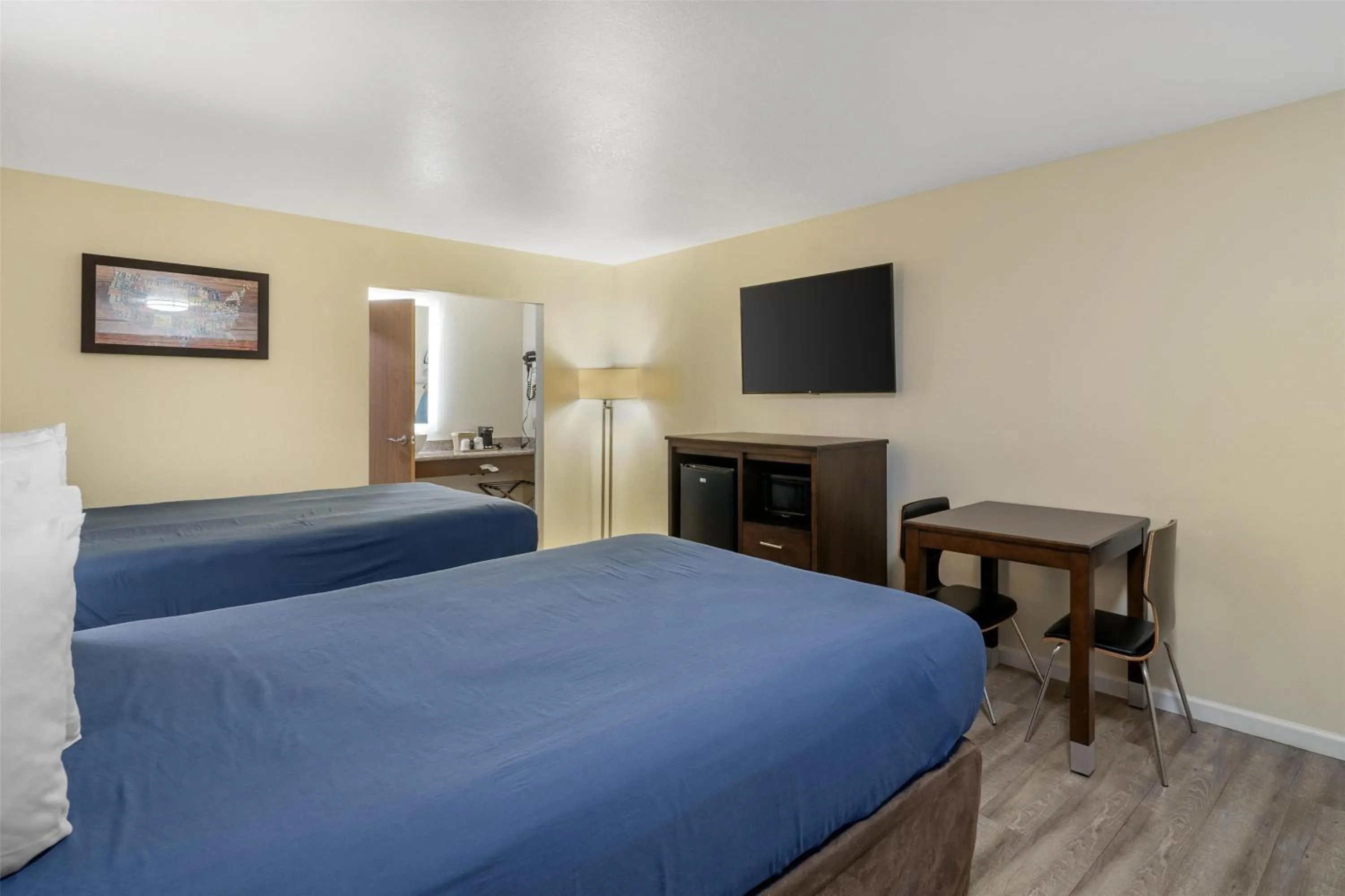 Queen Room with Two Queen Beds in SureStay Hotel by Best Western Williams