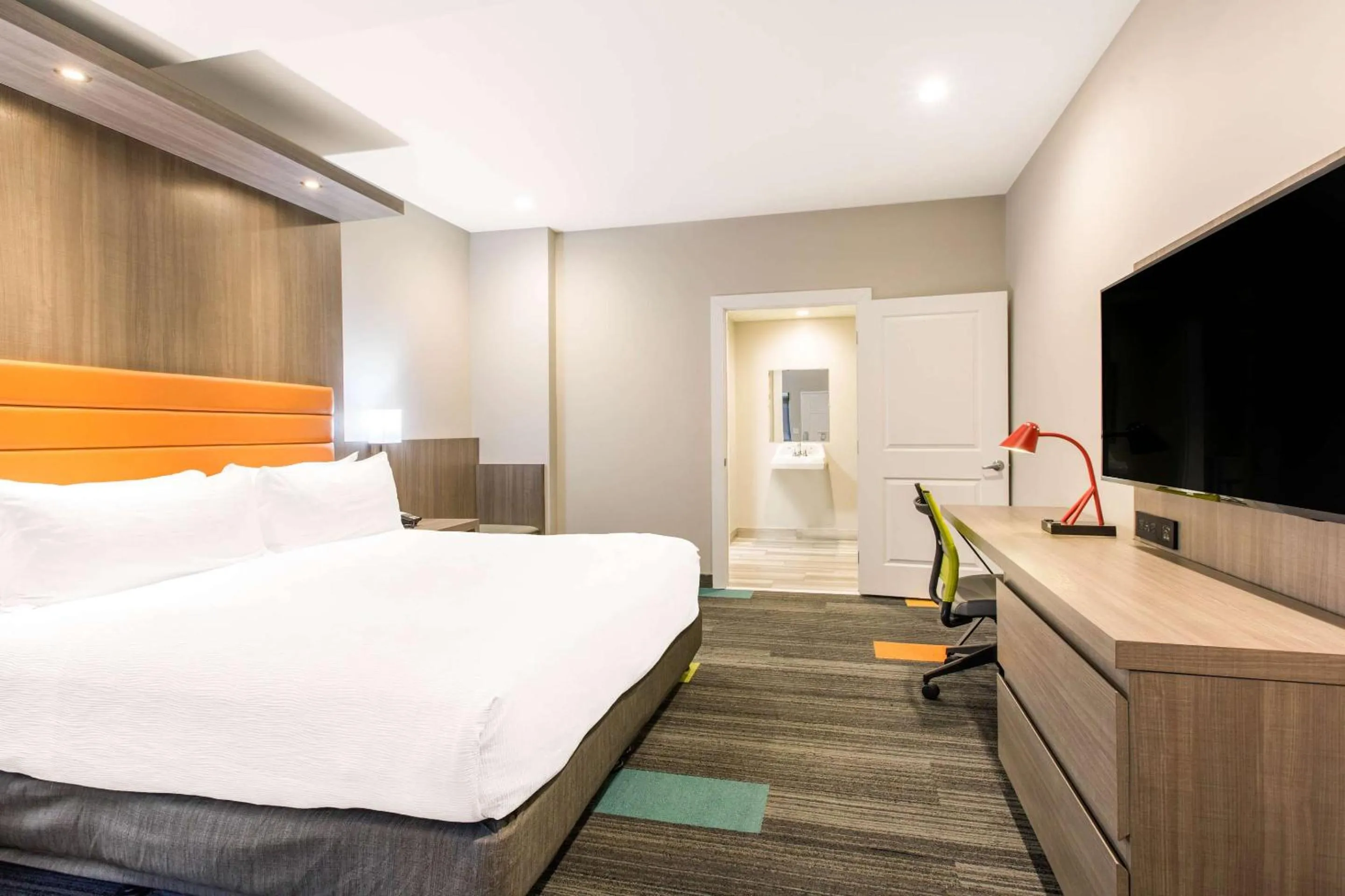 King Room - Accessible/Non-Smoking in Rodeway Inn near Melrose Ave