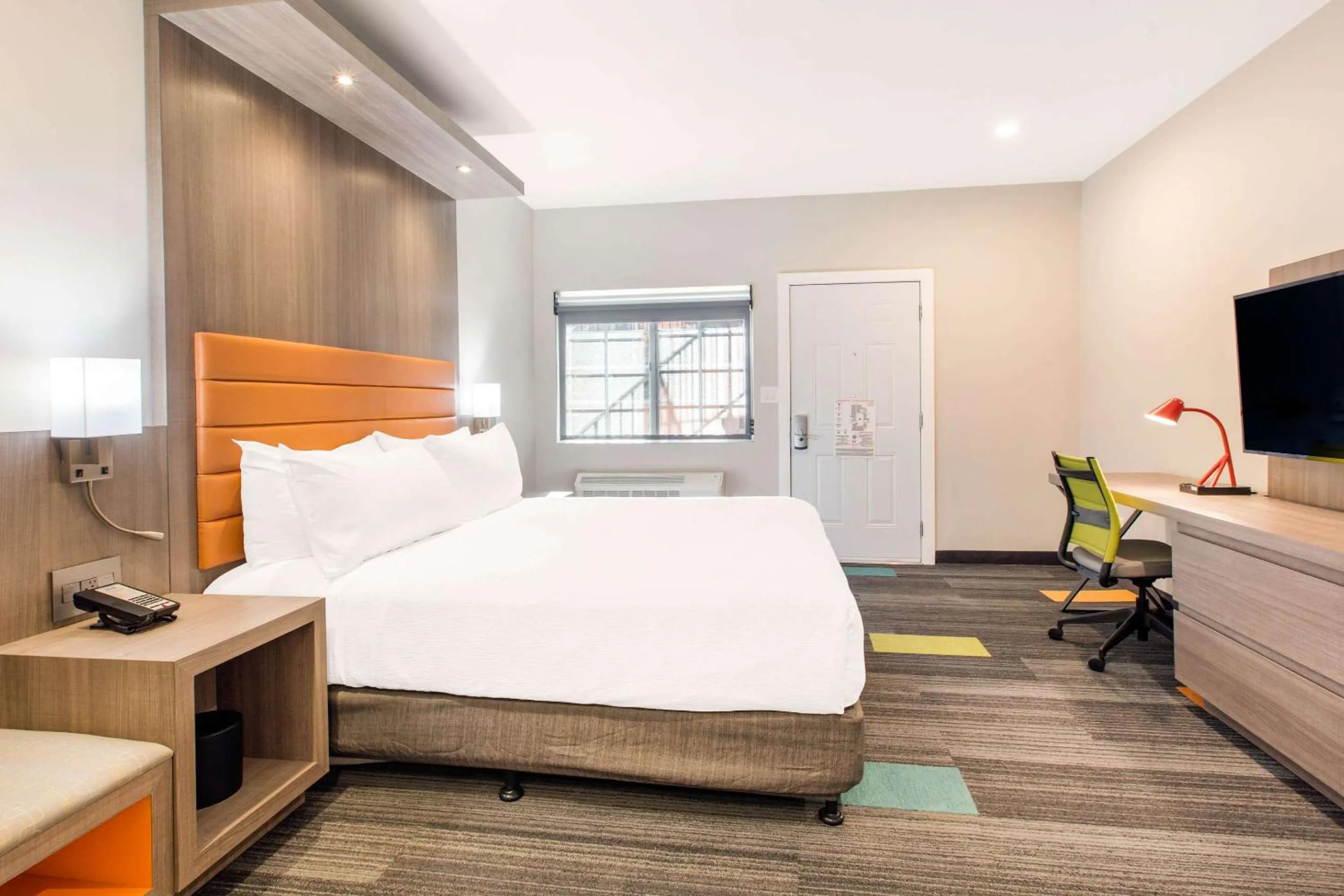 King Room - Non-Smoking in Rodeway Inn near Melrose Ave