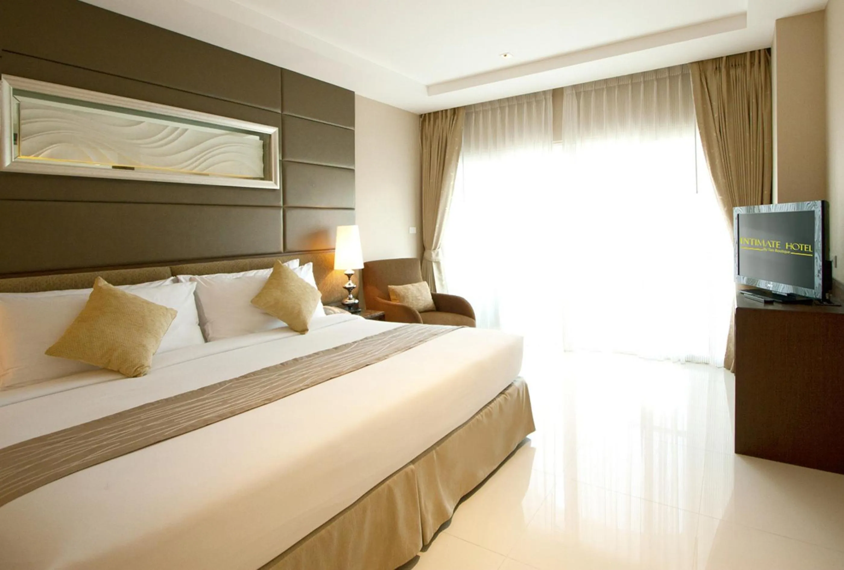 Exclusive Suite in Intimate Hotel Pattaya - SHA Extra Plus