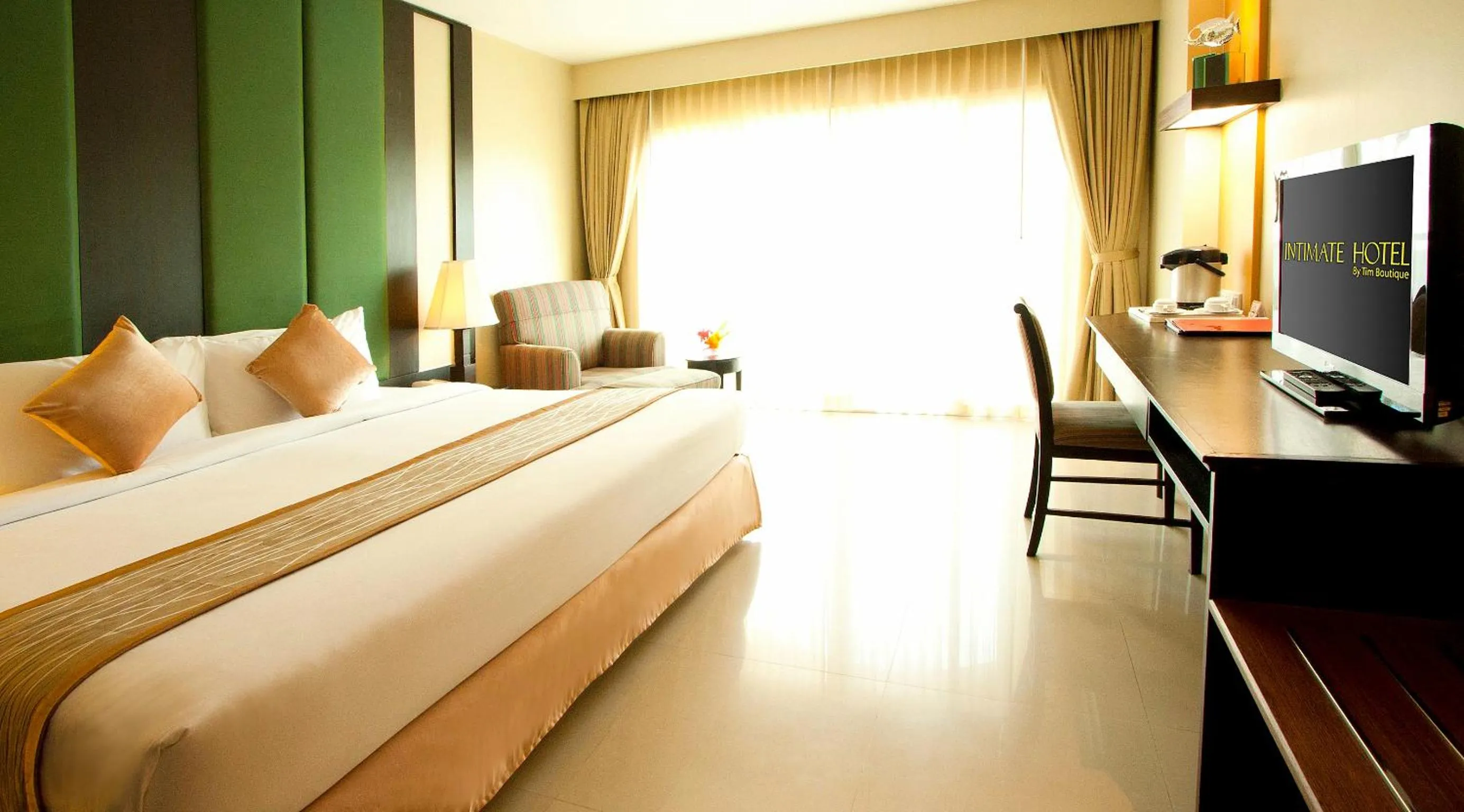 Deluxe Double or Twin Room in Intimate Hotel Pattaya - SHA Extra Plus