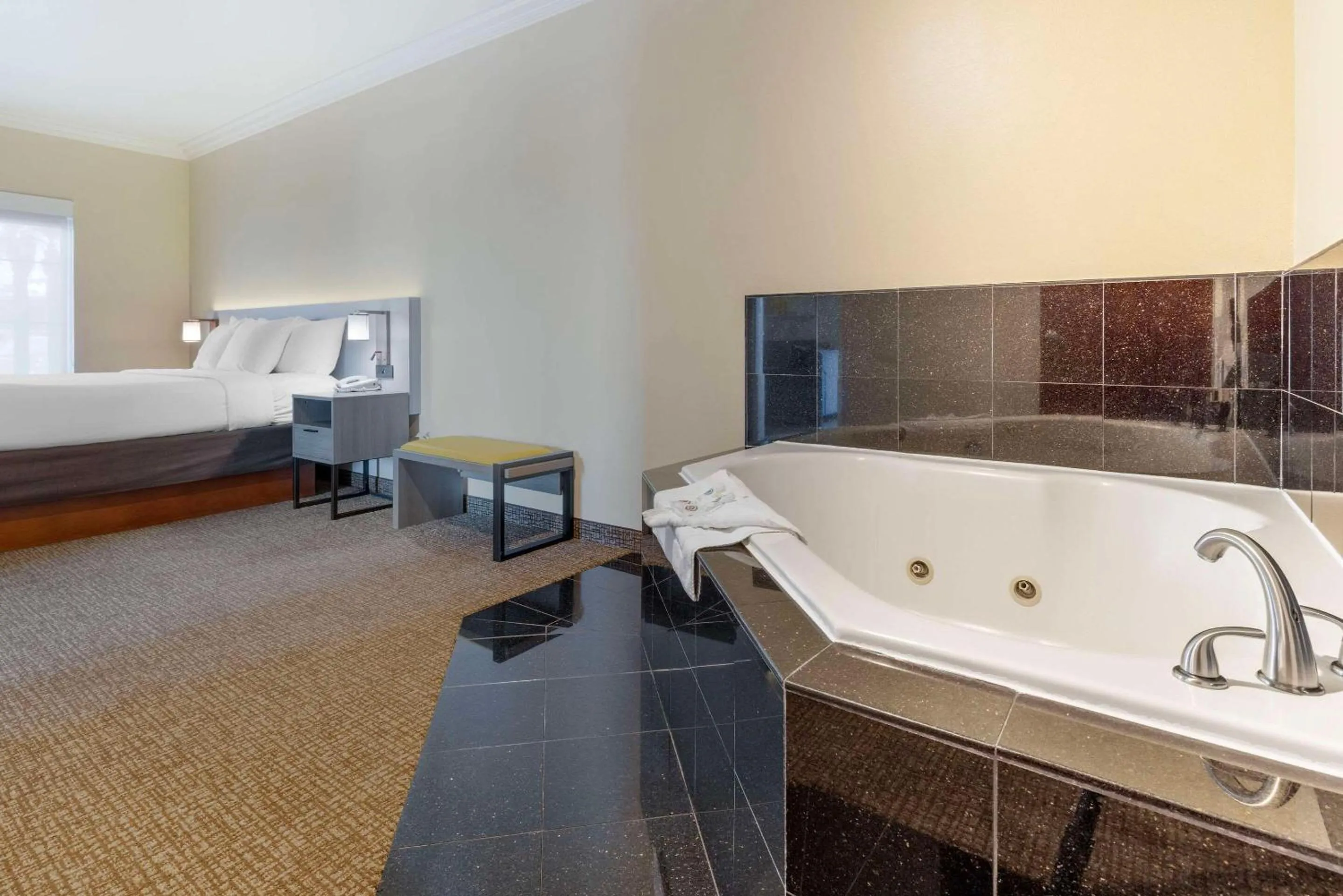 Superior Suite, 1 King Bed, Sofa Bed, Living Room, Hot Tub, Non Smoking in Comfort Suites Oceanside Camp Pendleton Area