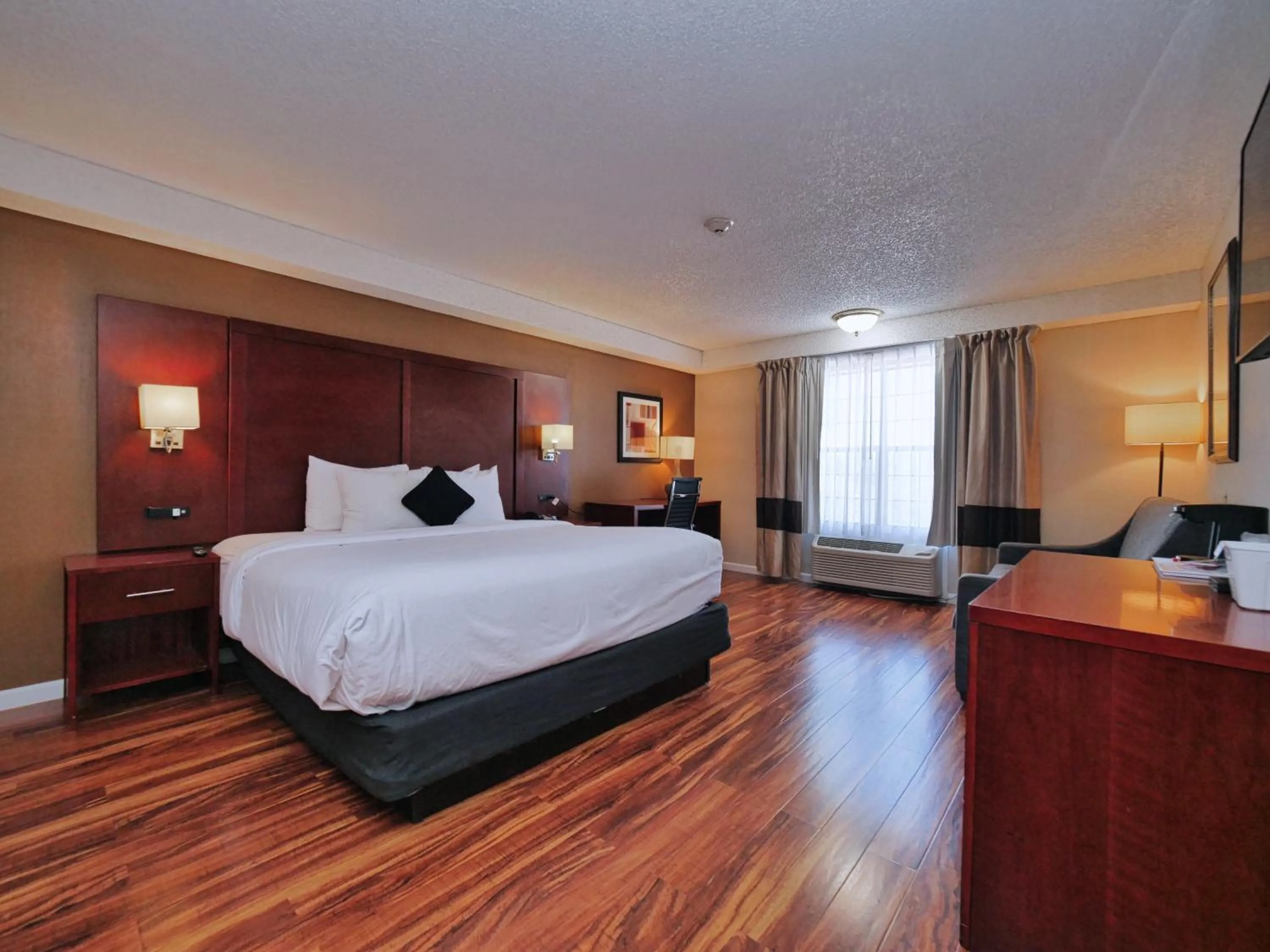 Junior Suite in Red Lion Inn & Suites Auburn