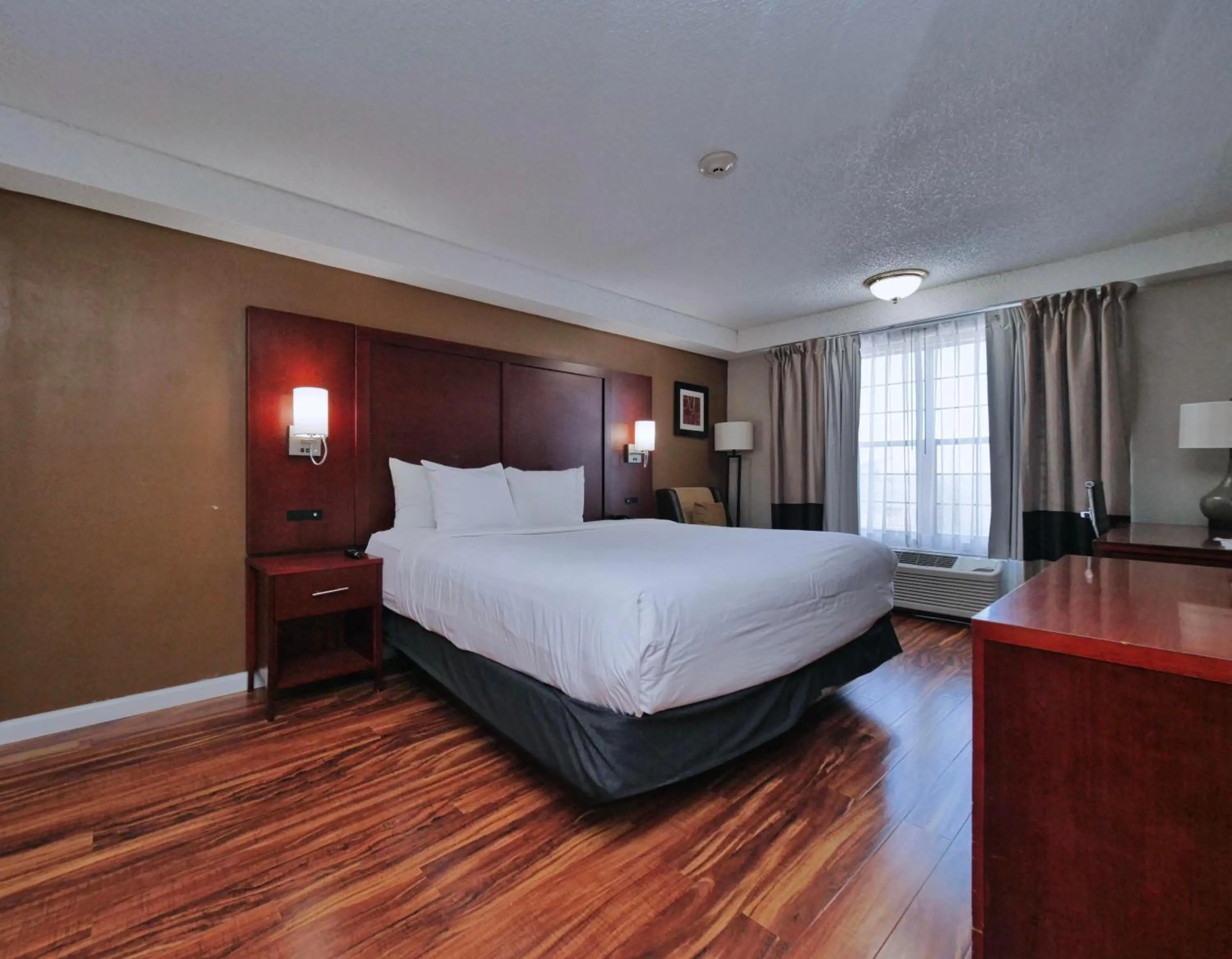King Room - Non-Smoking in Red Lion Inn & Suites Auburn