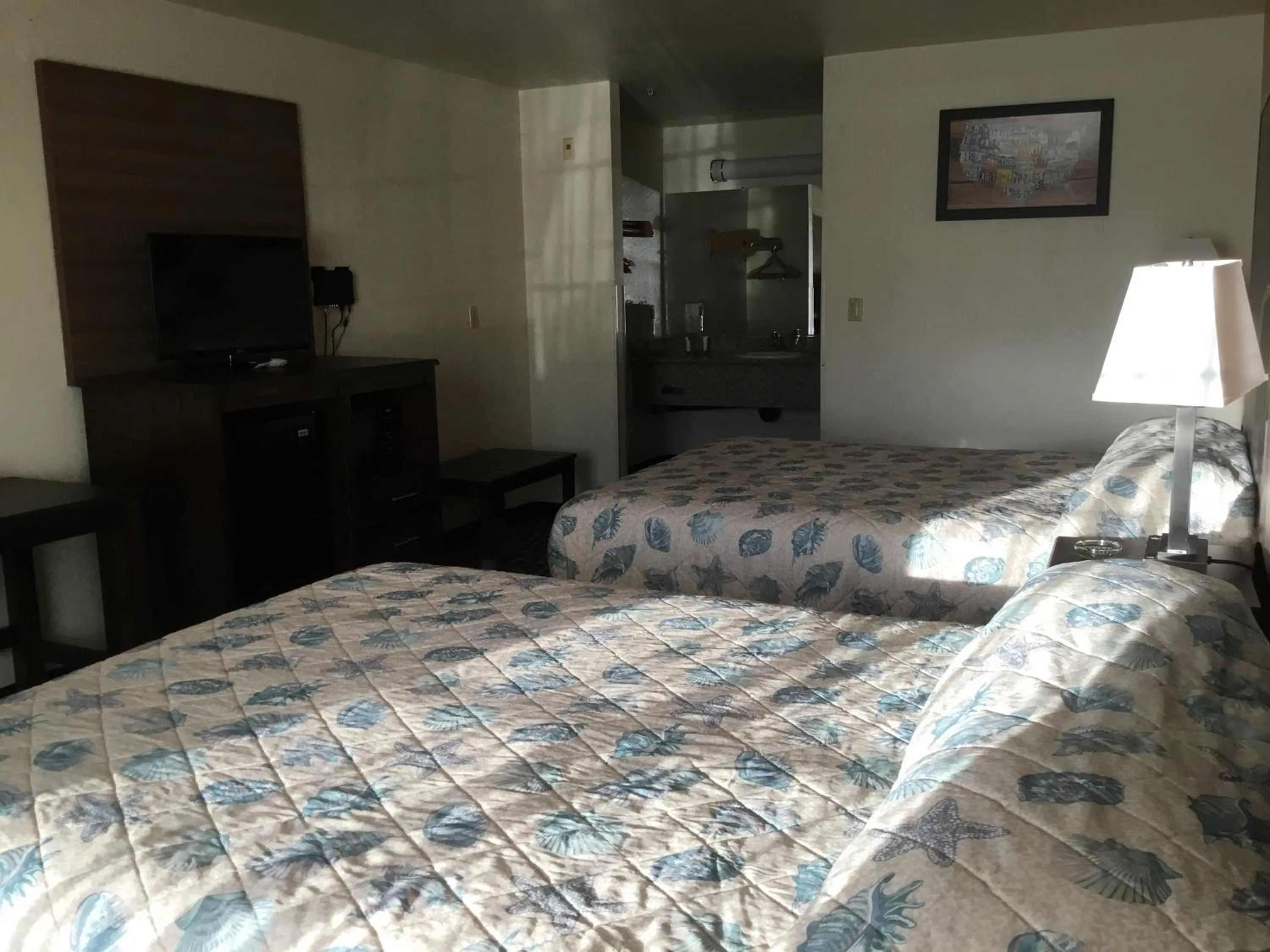 Queen Room with Two Queen Beds - Smoking in Executive Inn westley,CA