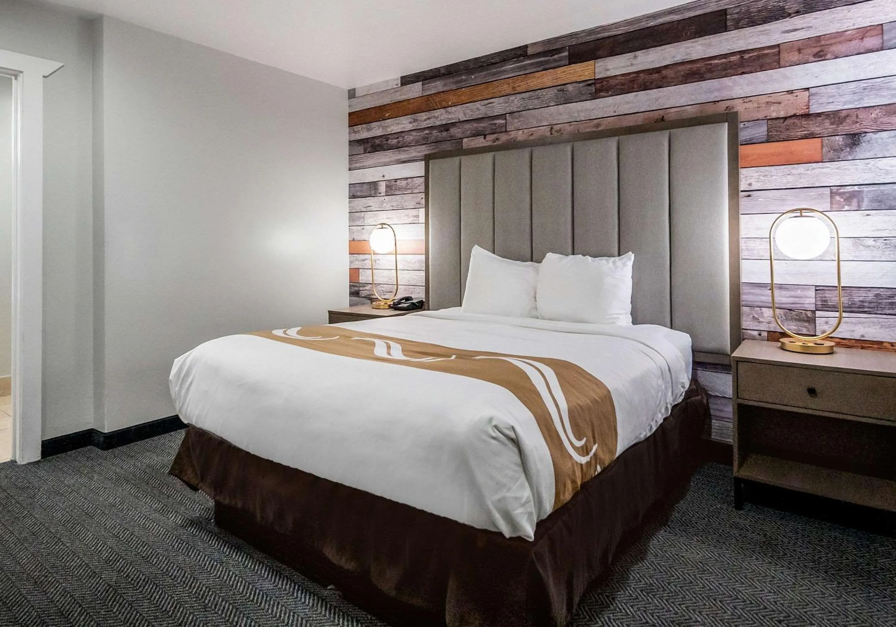 Queen Room - Accessible/Non-Smoking in Quality Inn South Lake Tahoe