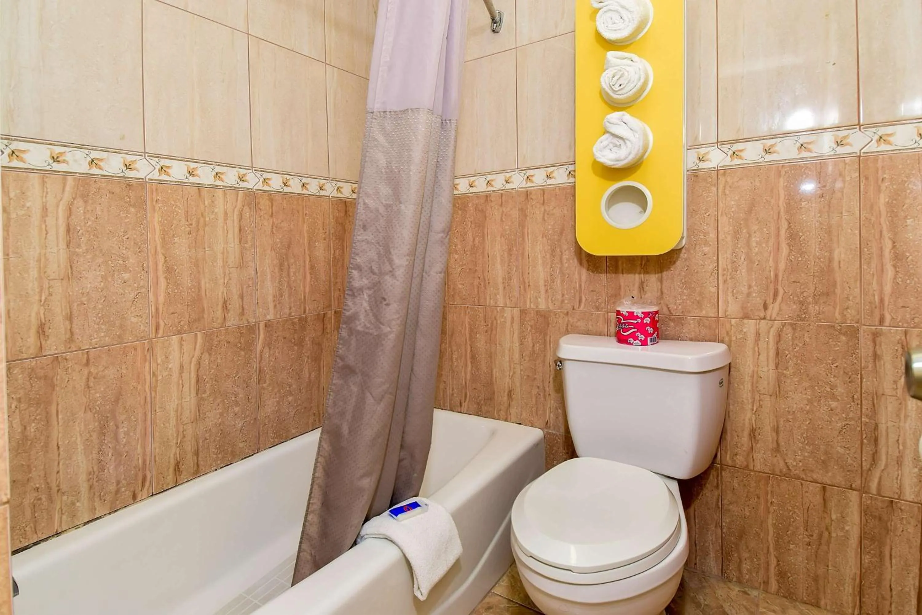 King Room - single occupancy - Non-Smoking in Motel 6 Garden Grove