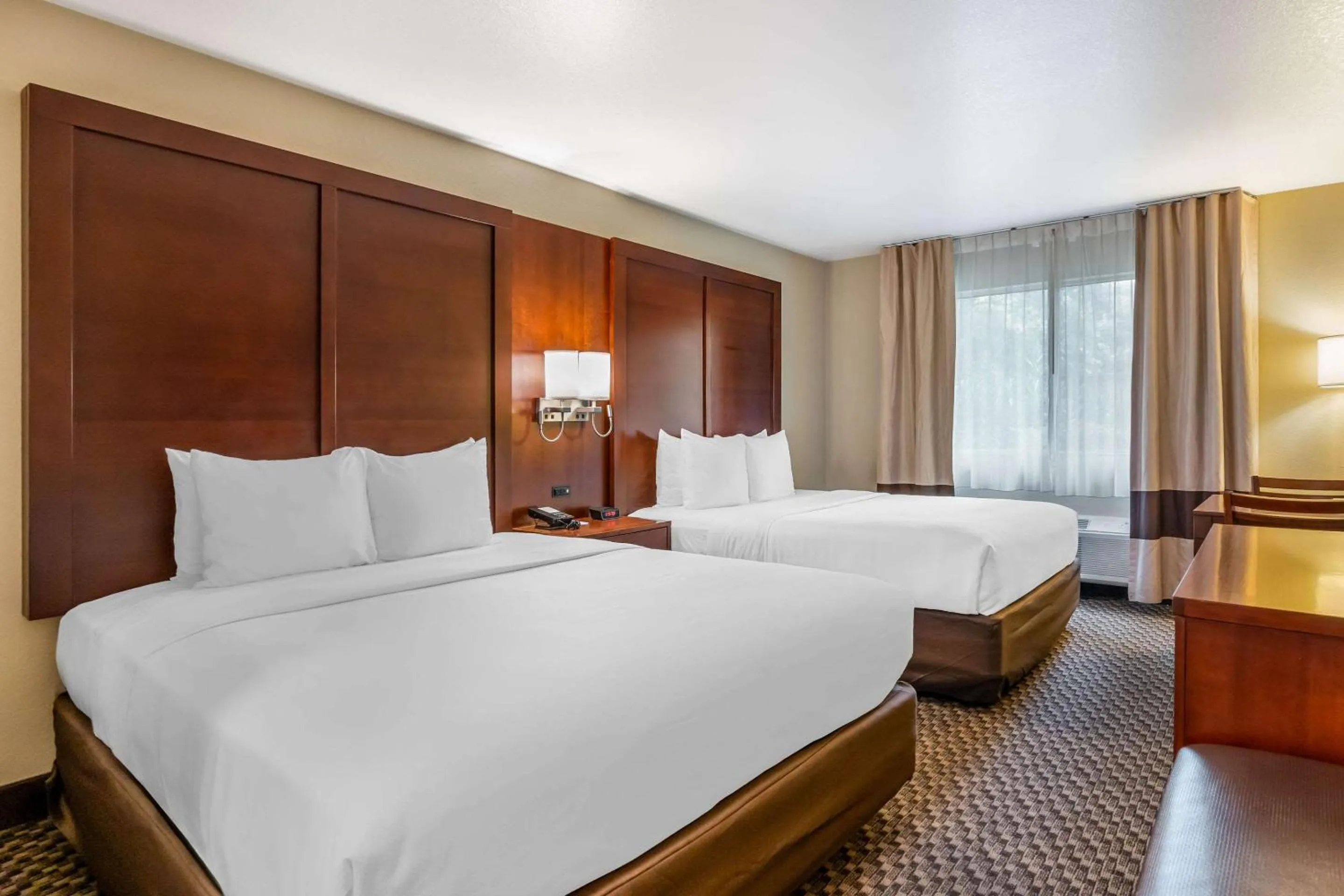 Queen Room with Two Queen Beds - Non-Smoking in Comfort Inn Fairfield Napa Valley Area