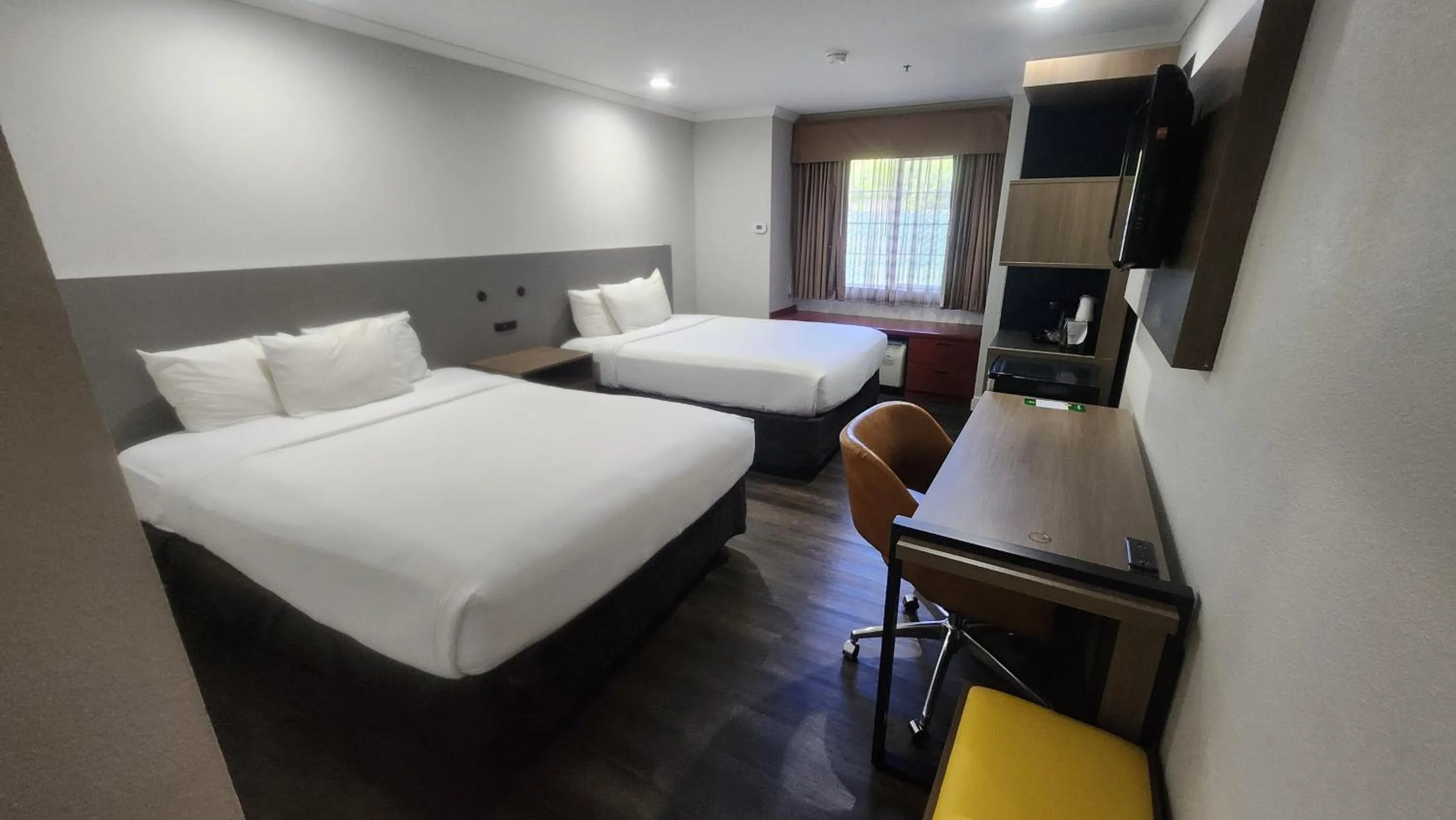 Quadruple Room with Two Queen Beds - Non Smoking in Quality Inn & Suites Santa Rosa South