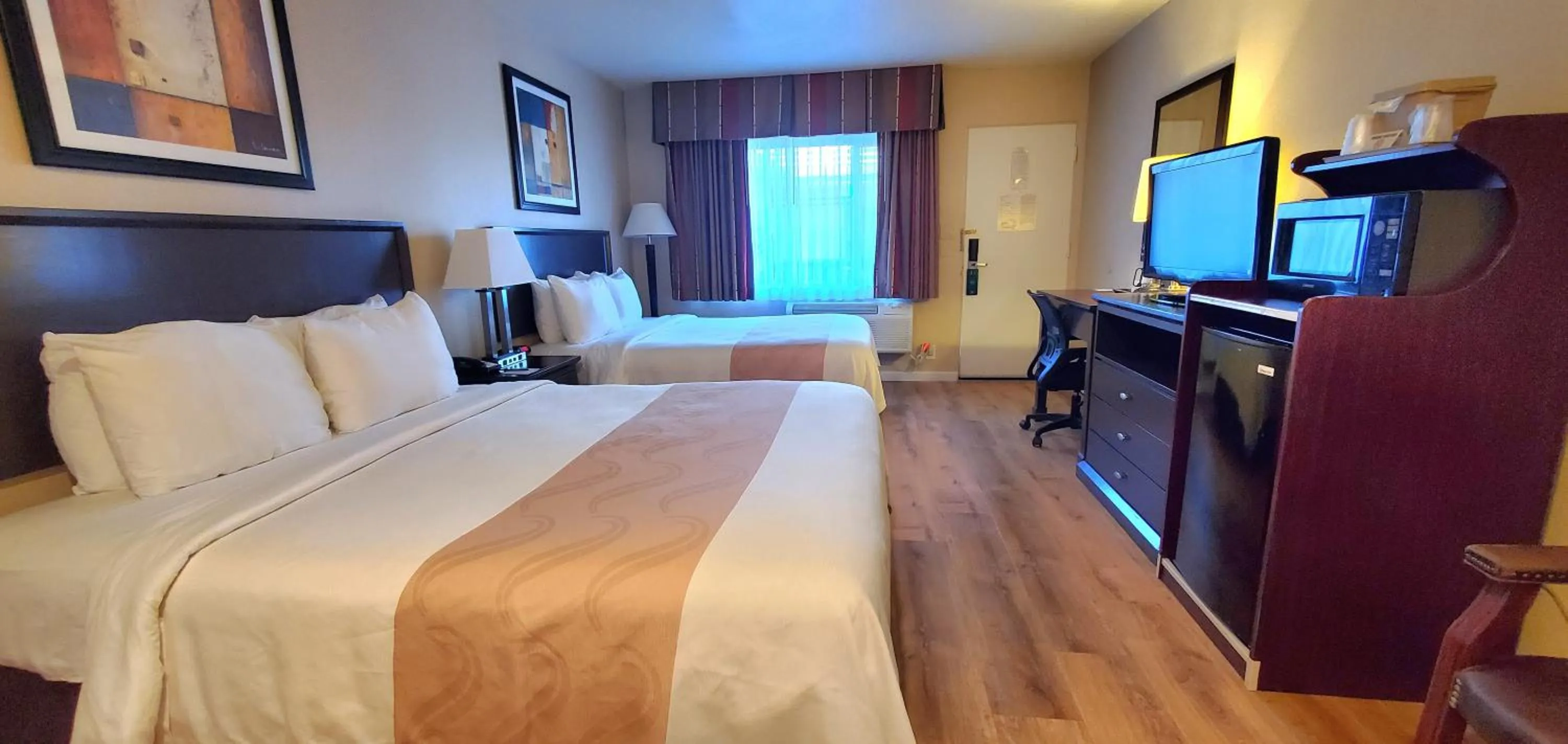 Standard Room, 2 Queen Beds, Balcony, Non Smoking  in Quality Inn & Suites Anaheim at the Park