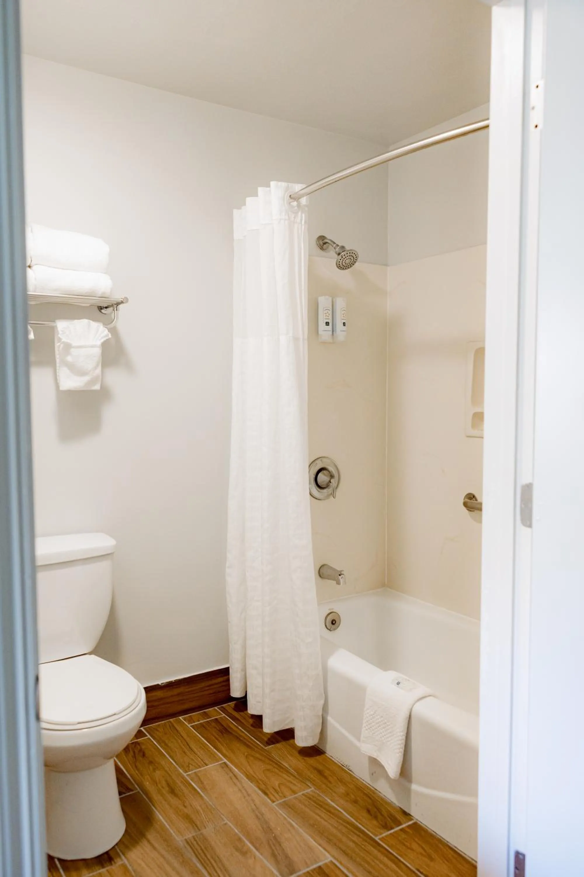 King Room - Accessible/Non-Smoking in Quality Inn & Suites Lathrop