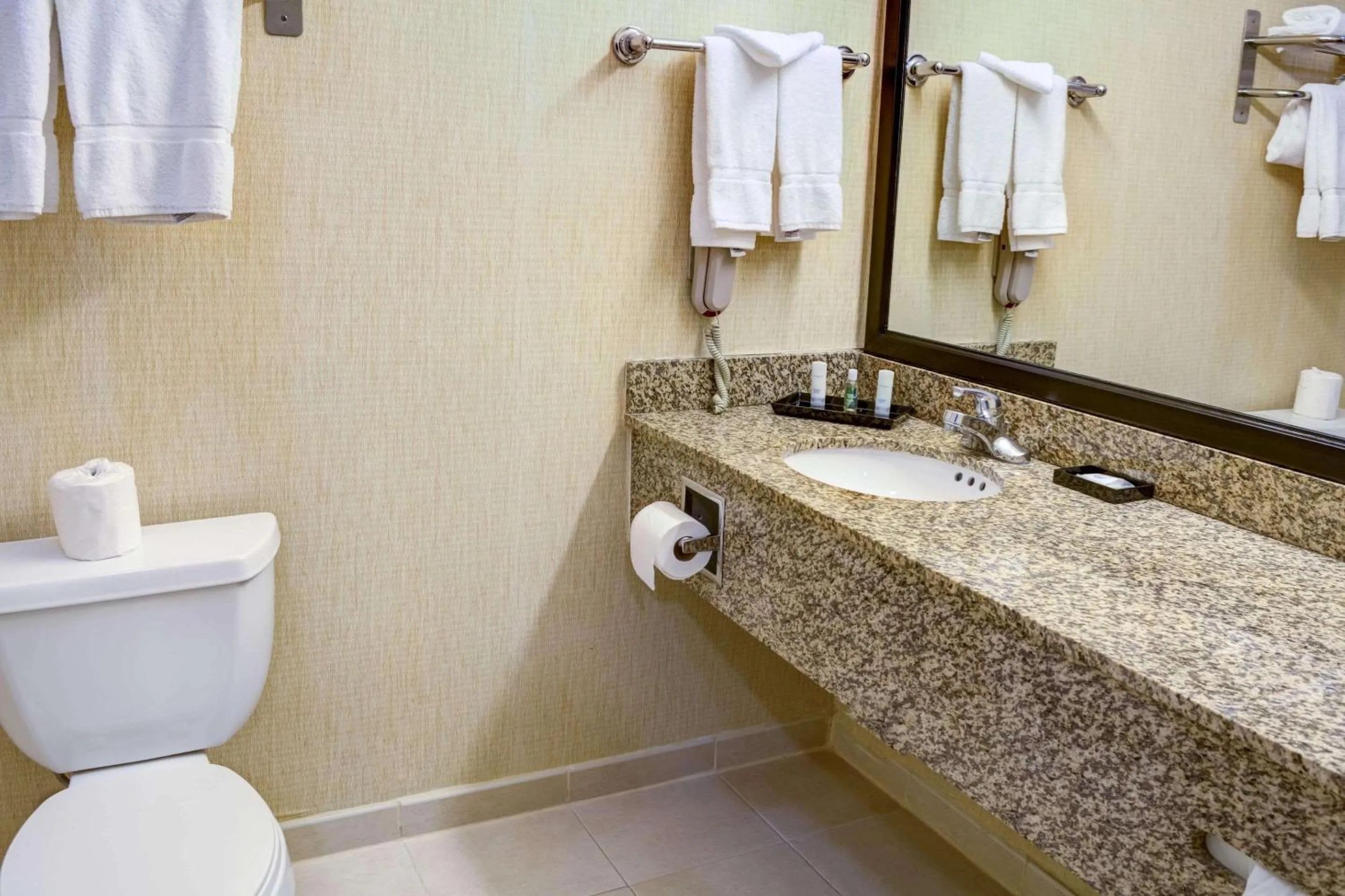 Family Suite, 1 King Bed and 2 Queen Beds, 2 Bathrooms, Non Smoking in Tilt Hotel Universal-Hollywood, an Ascend Collection Hotel