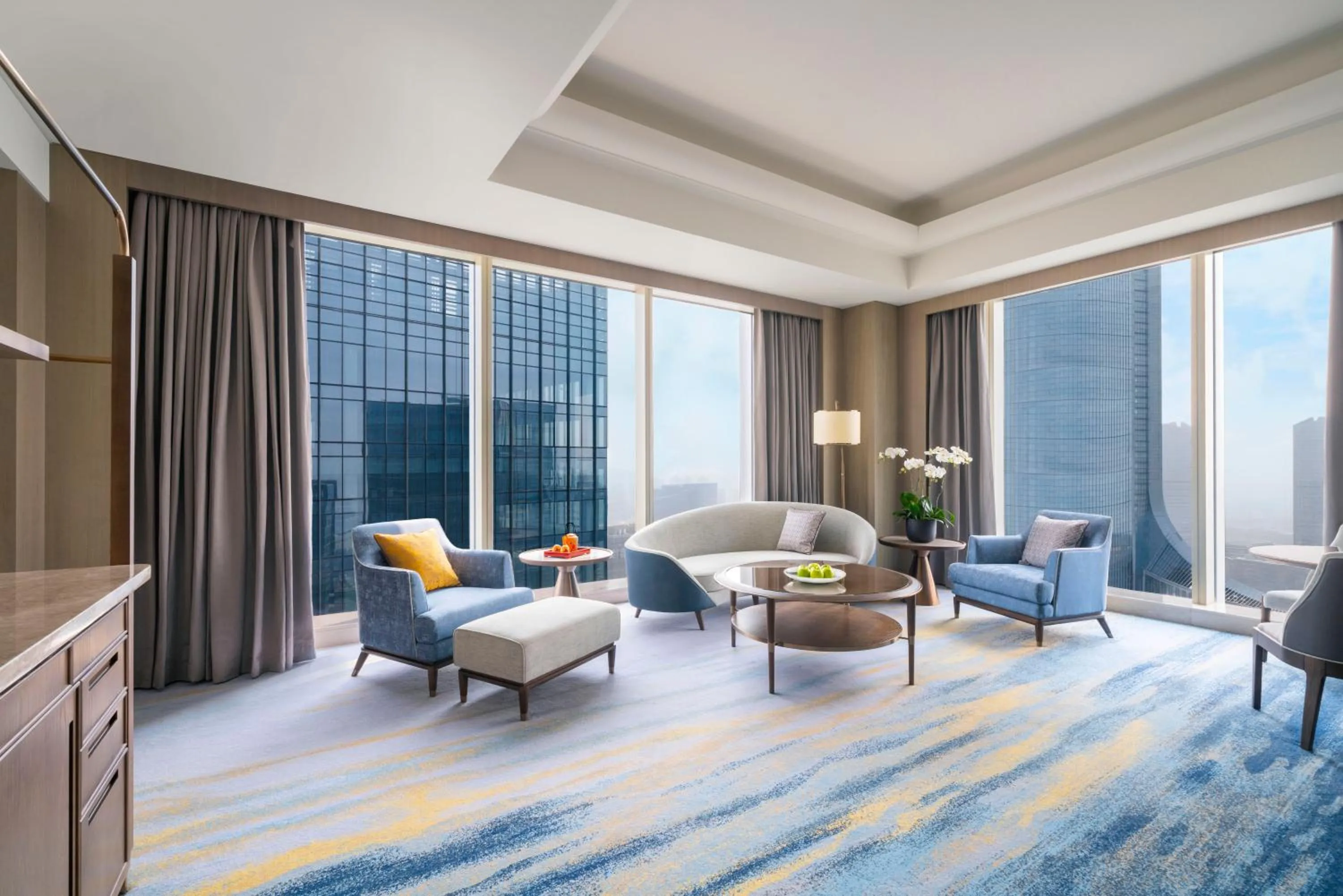 Executive Suite King Room in Shangri-La Yuanqu, Suzhou