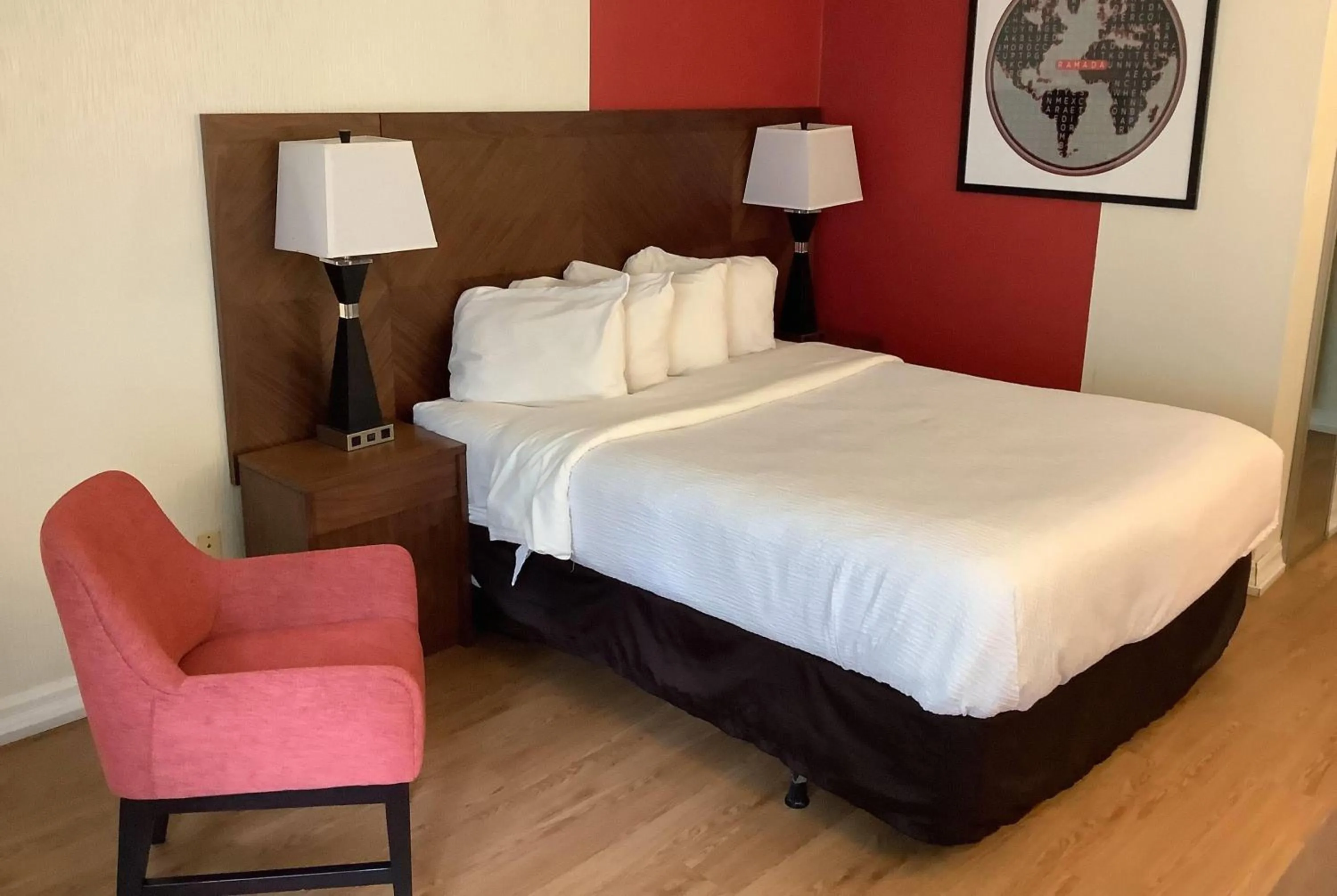 Queen Room with River View - Non-Smoking in Ramada by Wyndham Arnprior