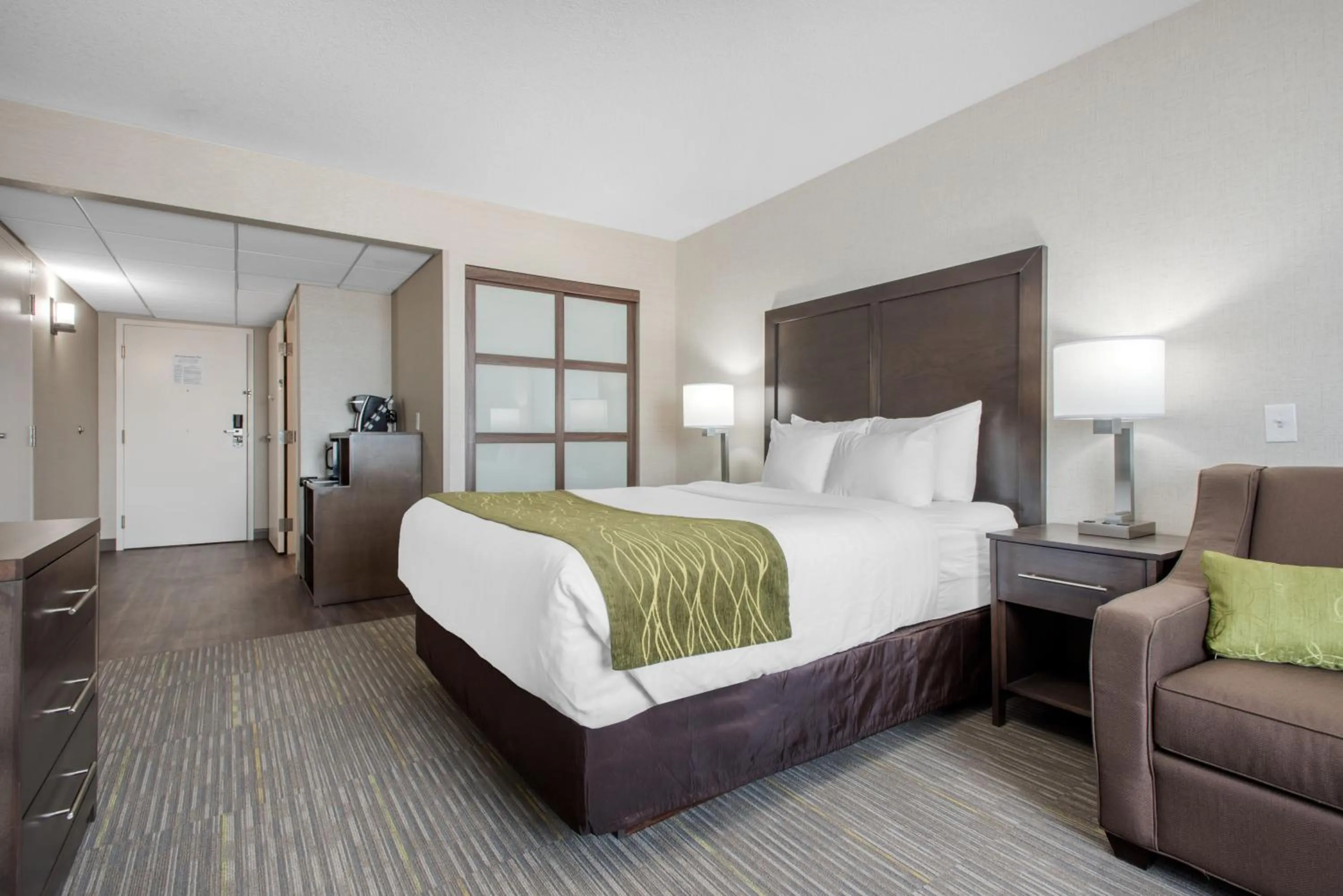 Queen Room with Sofa-Bed - Accessible/Non-Smoking in Comfort Inn & Suites