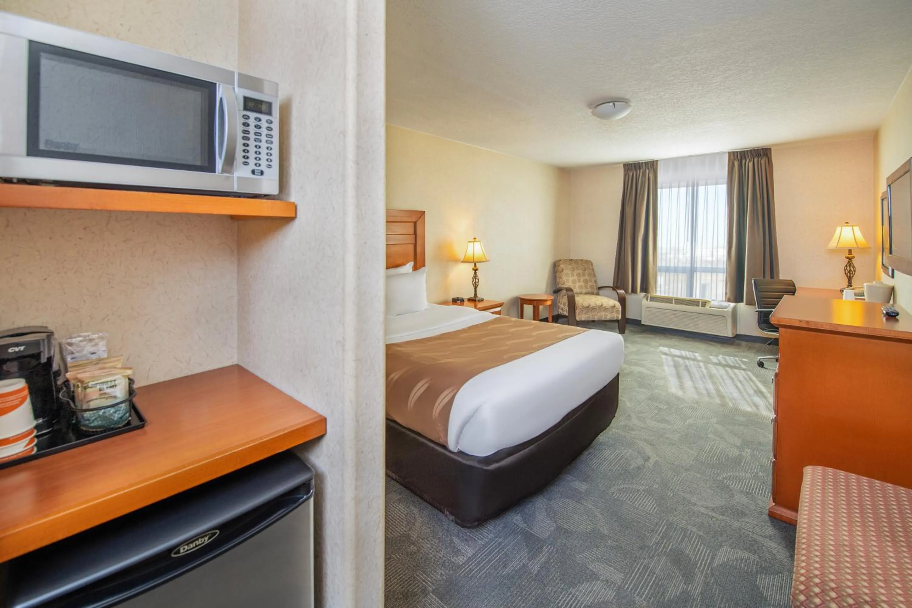 Queen Room - Non-Smoking in Quality Inn & Suites