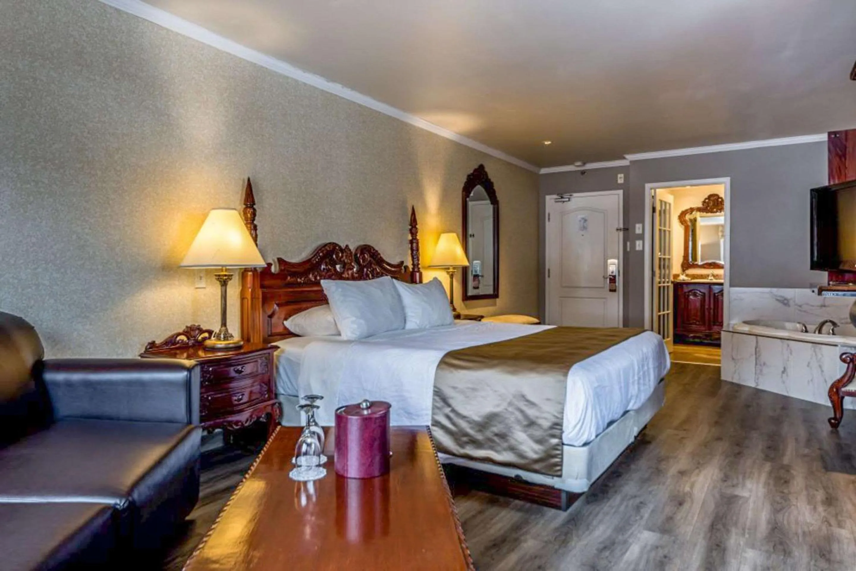 King Suite - Non-Smoking in St Christophe Hotel & Spa, an Ascend Collection Hotel