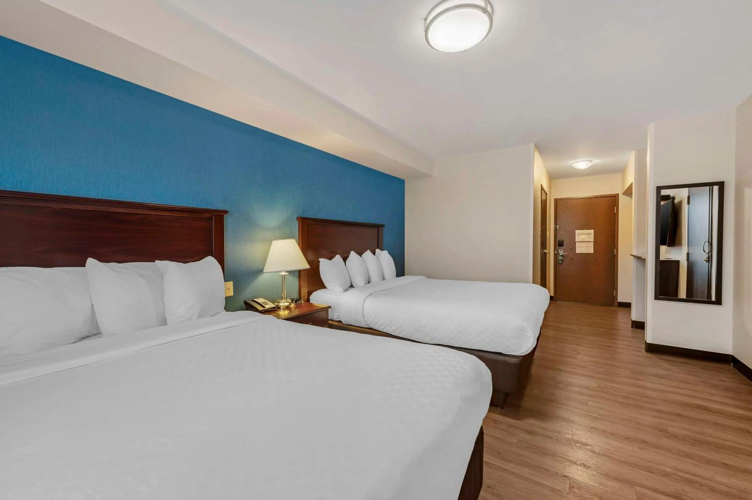 Queen Room with Two Queen Beds - Non-Smoking in Quality Inn