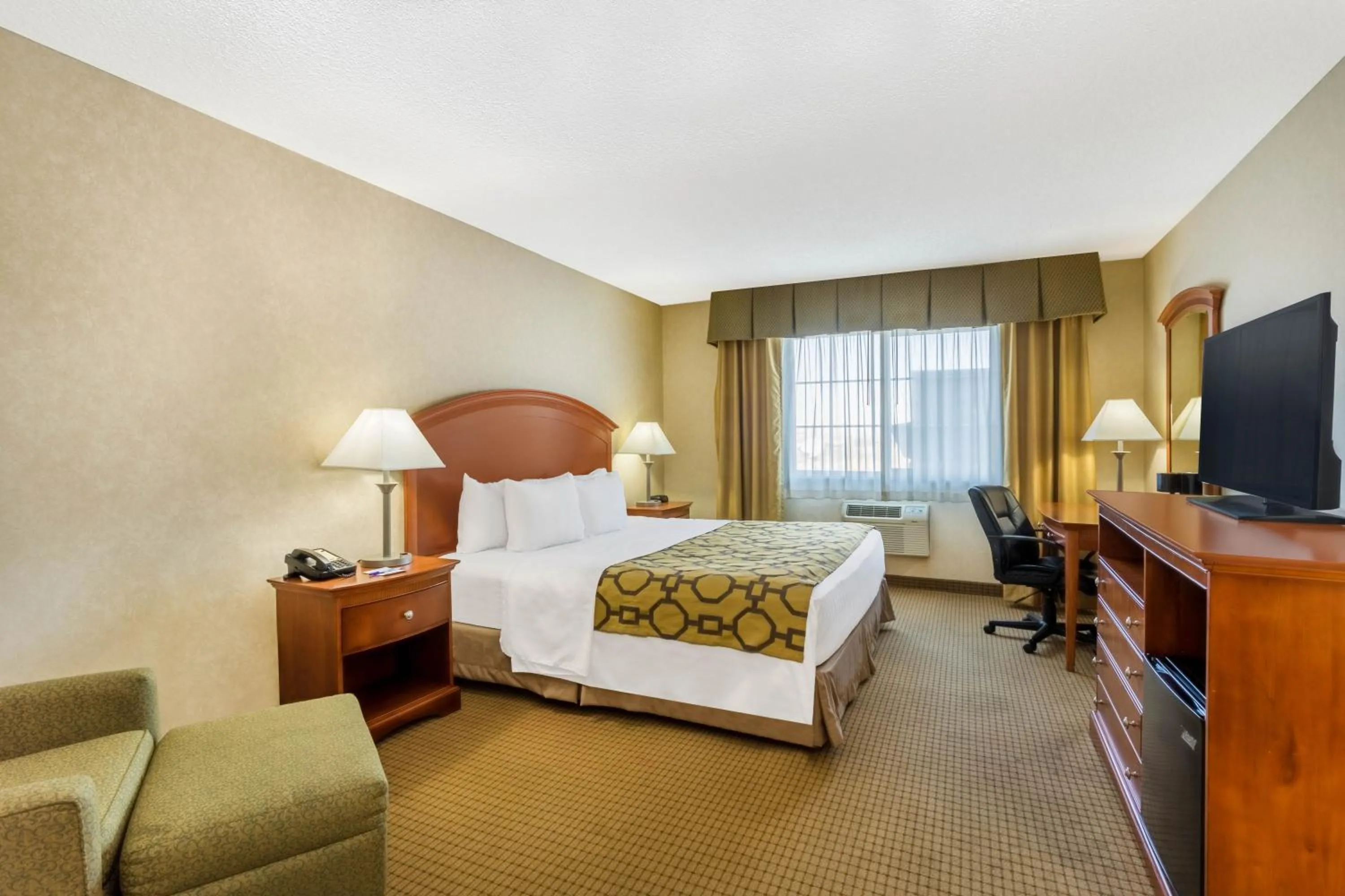 King Room - Non-Smoking in Baymont by Wyndham Fort Morgan