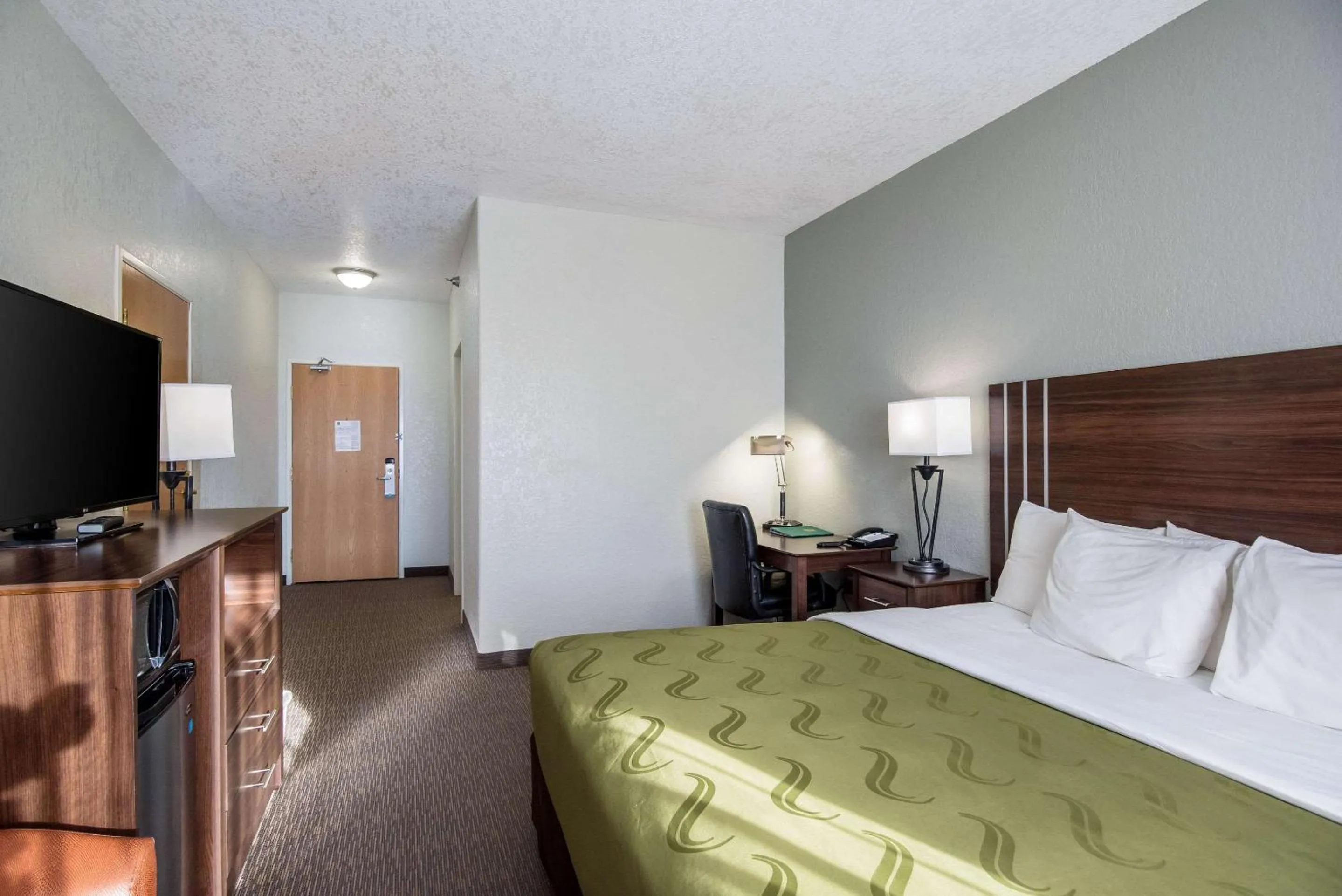 Standard King Room - Non-Smoking  in Quality Inn & Suites Pueblo West