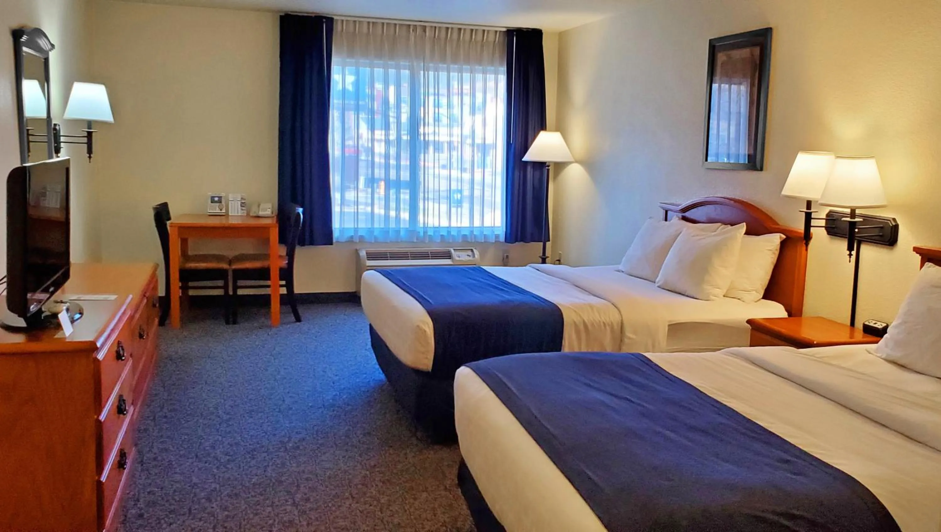 Queen Room with Two Queen Beds - Non-Smoking in Magnuson Grand Pikes Peak