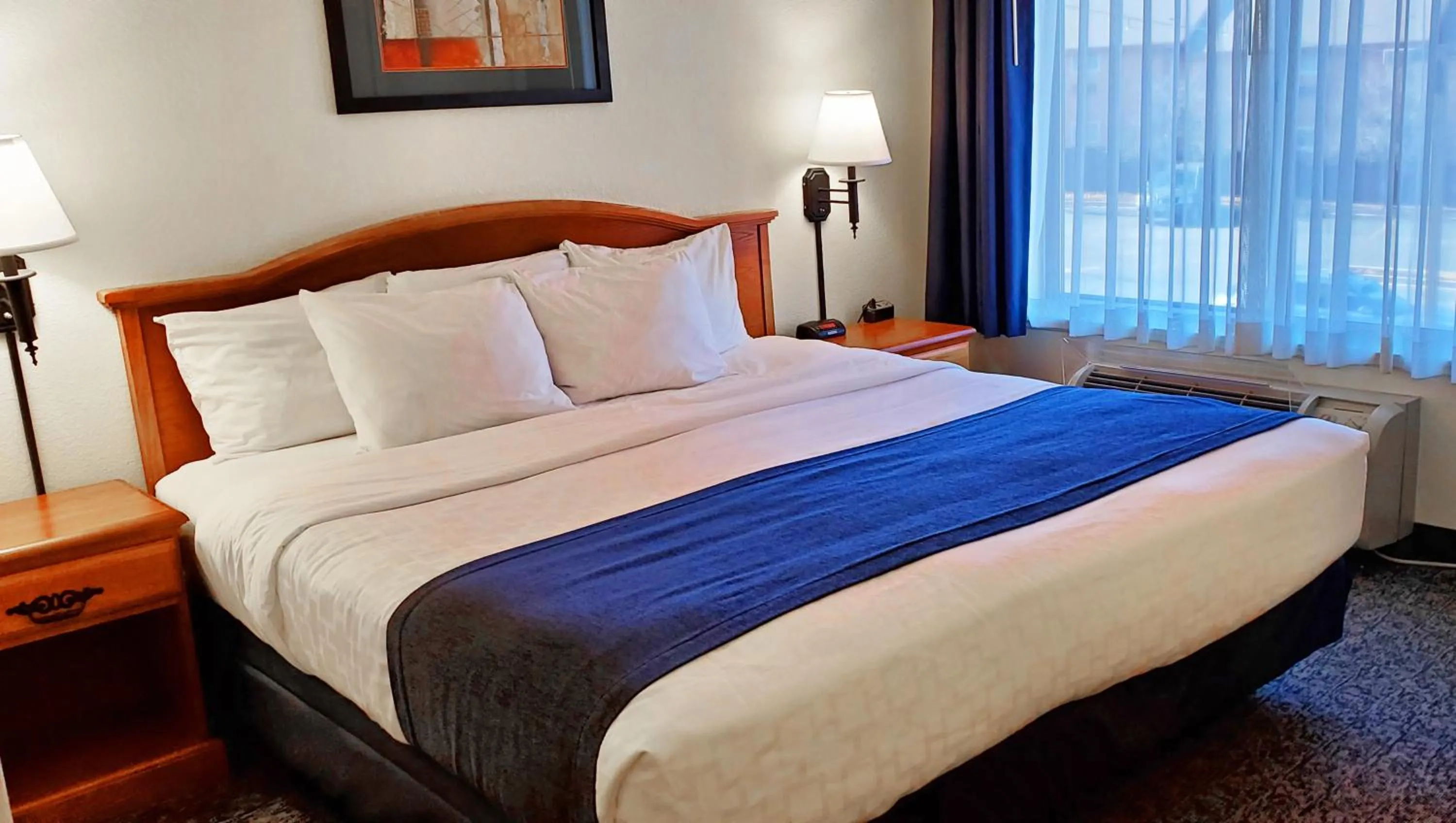 Suite with Mountain View in Magnuson Grand Pikes Peak