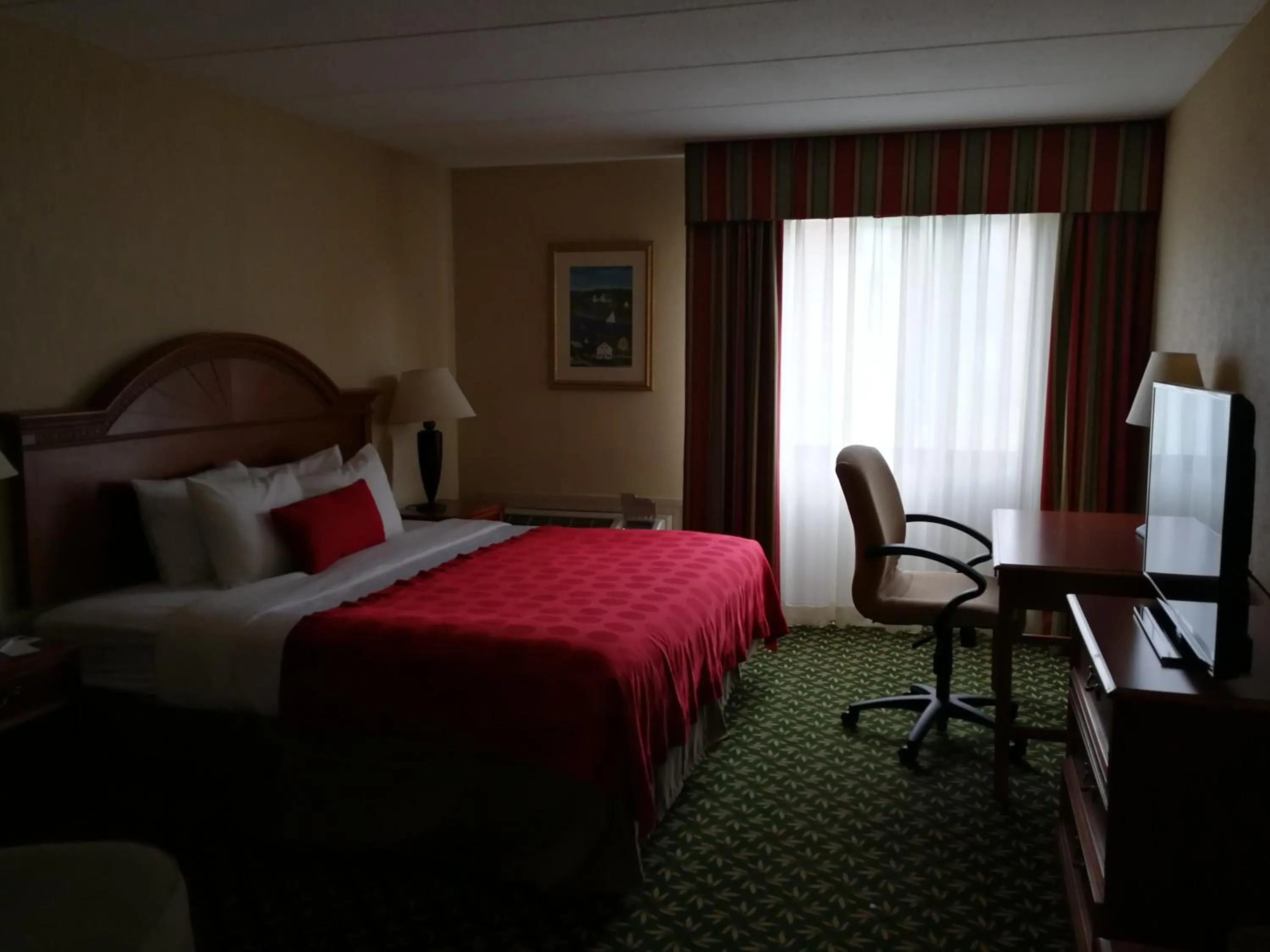 King Suite - Non-Smoking in Mystic River Hotel & Suites