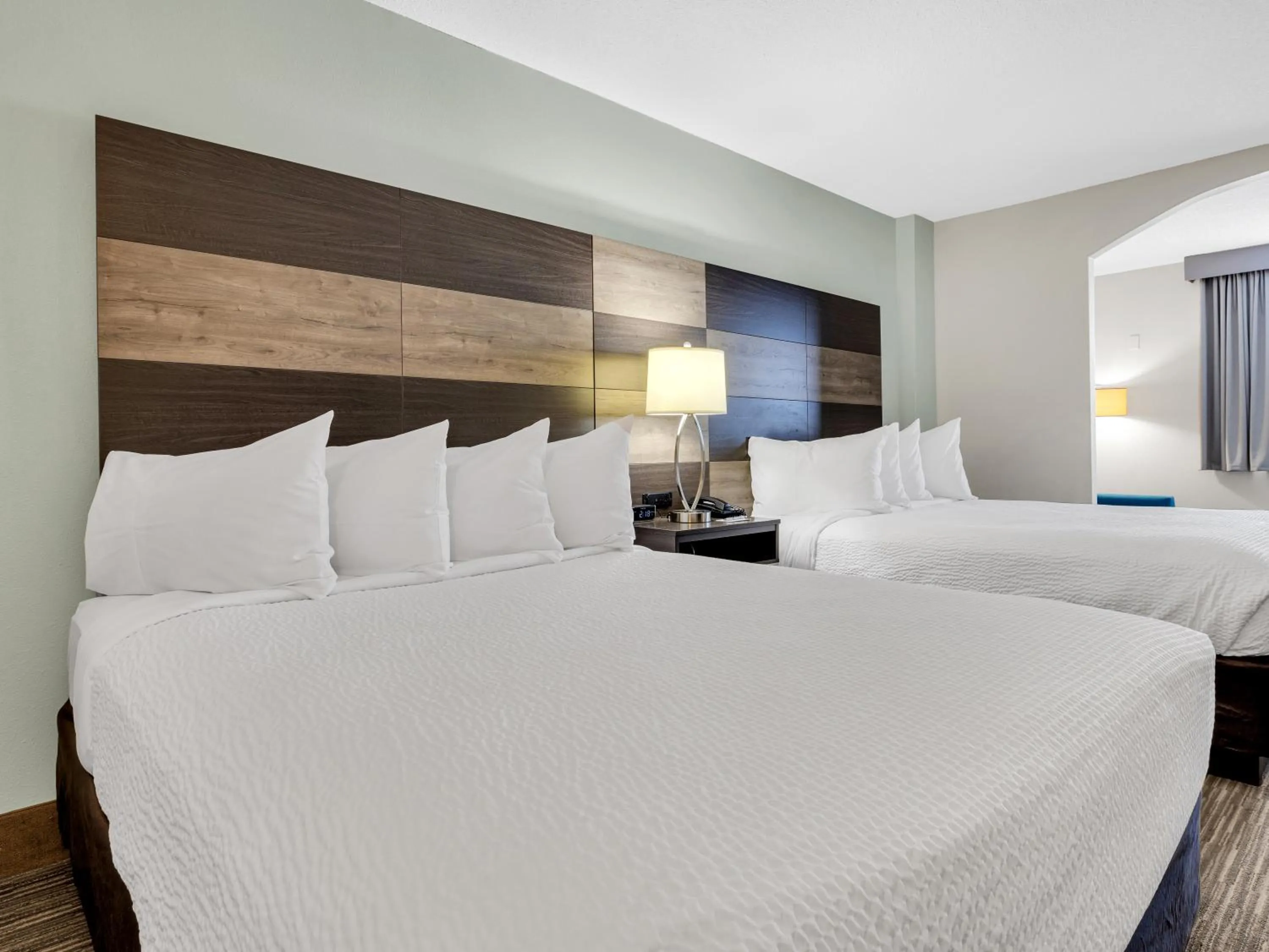 Queen Room in Country Inn & Suites by Radisson Rehoboth Beach - Dewey