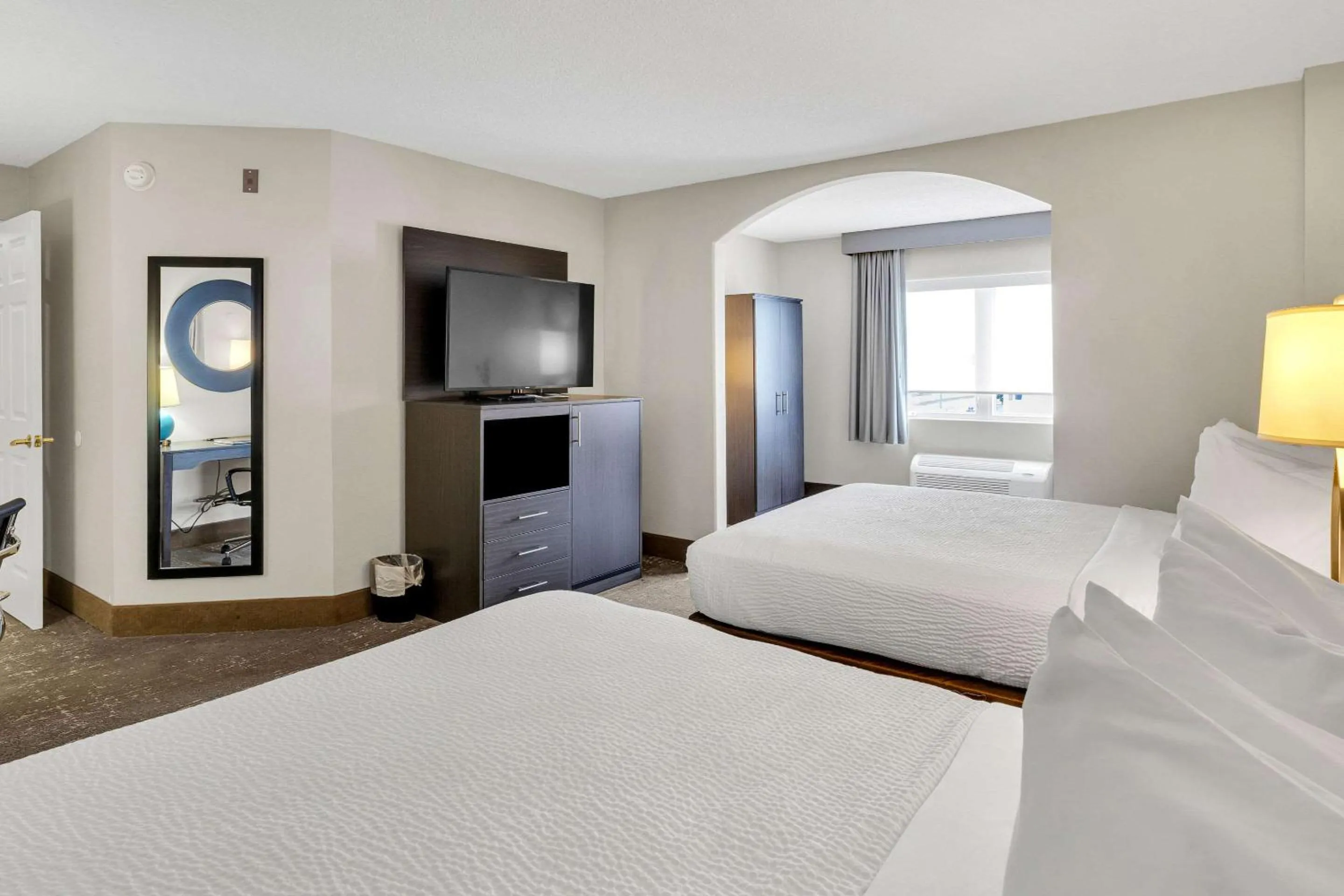 Deluxe Double Studio in Country Inn & Suites by Radisson Rehoboth Beach - Dewey
