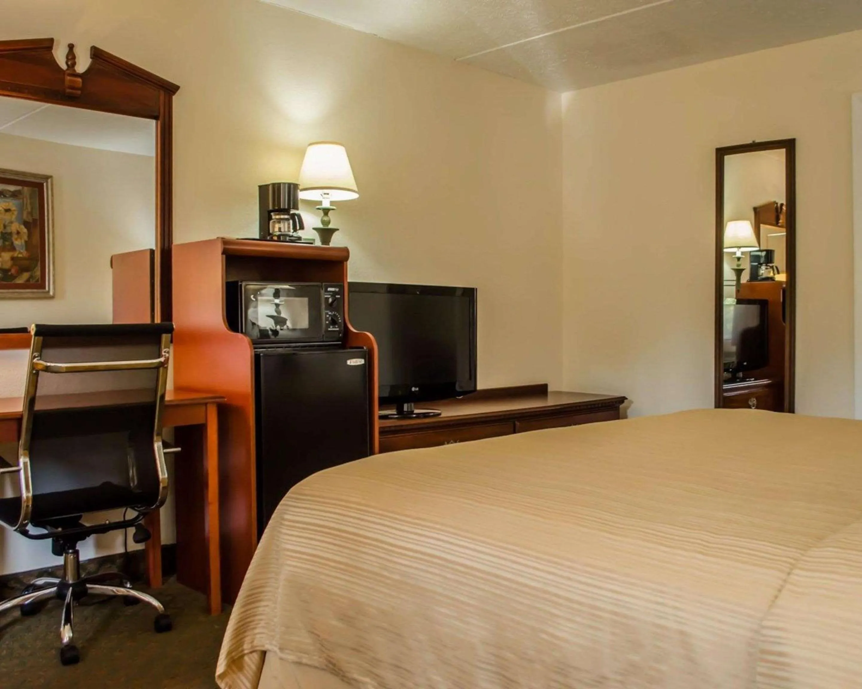 Standard Double Room with Two Double Beds Top Floor - Non-Smoking in Quality Inn Crystal River