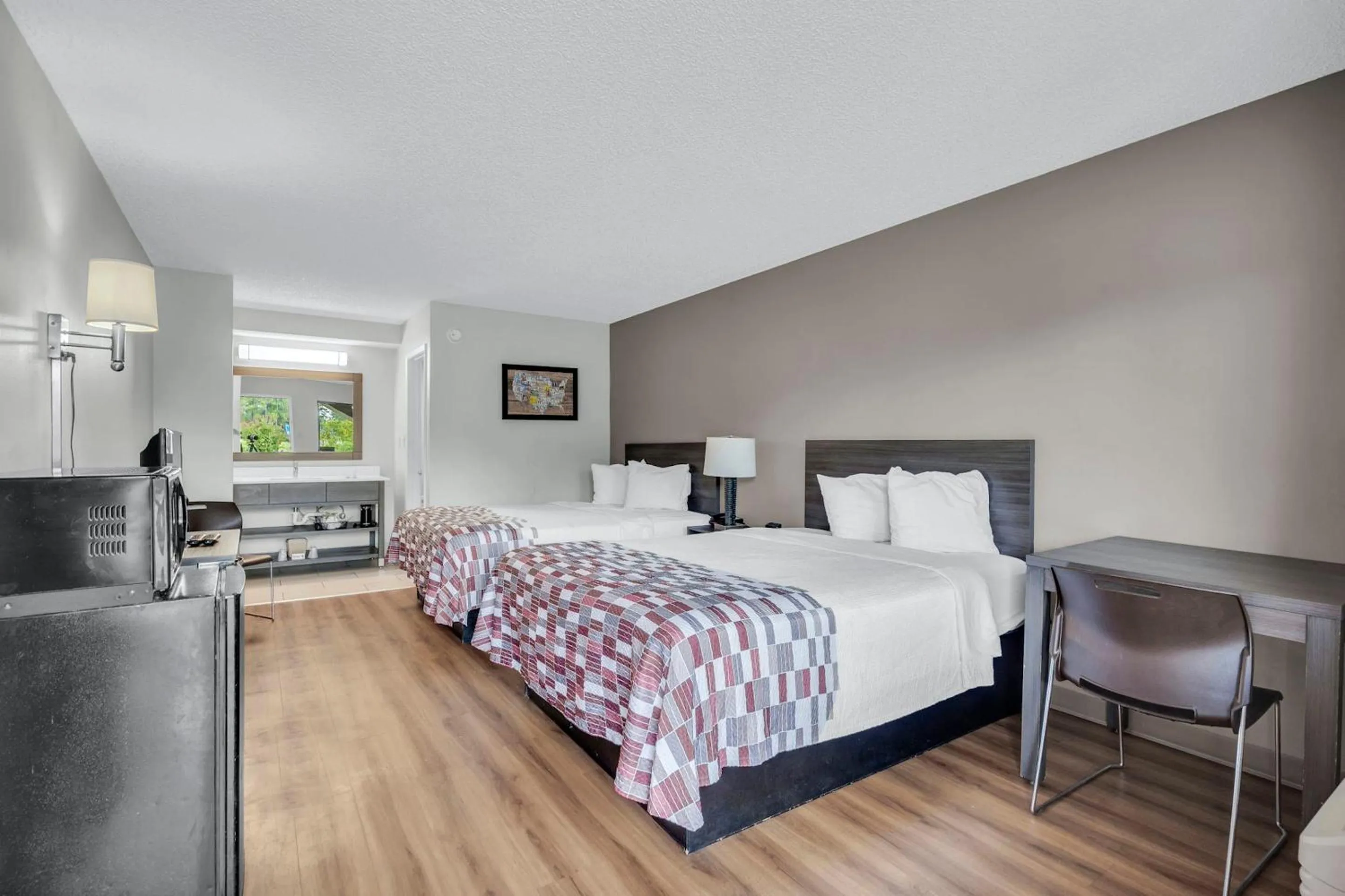 Deluxe Room with Two Queen Beds Disability Access Non-Smoking in Red Roof Inn MacClenny