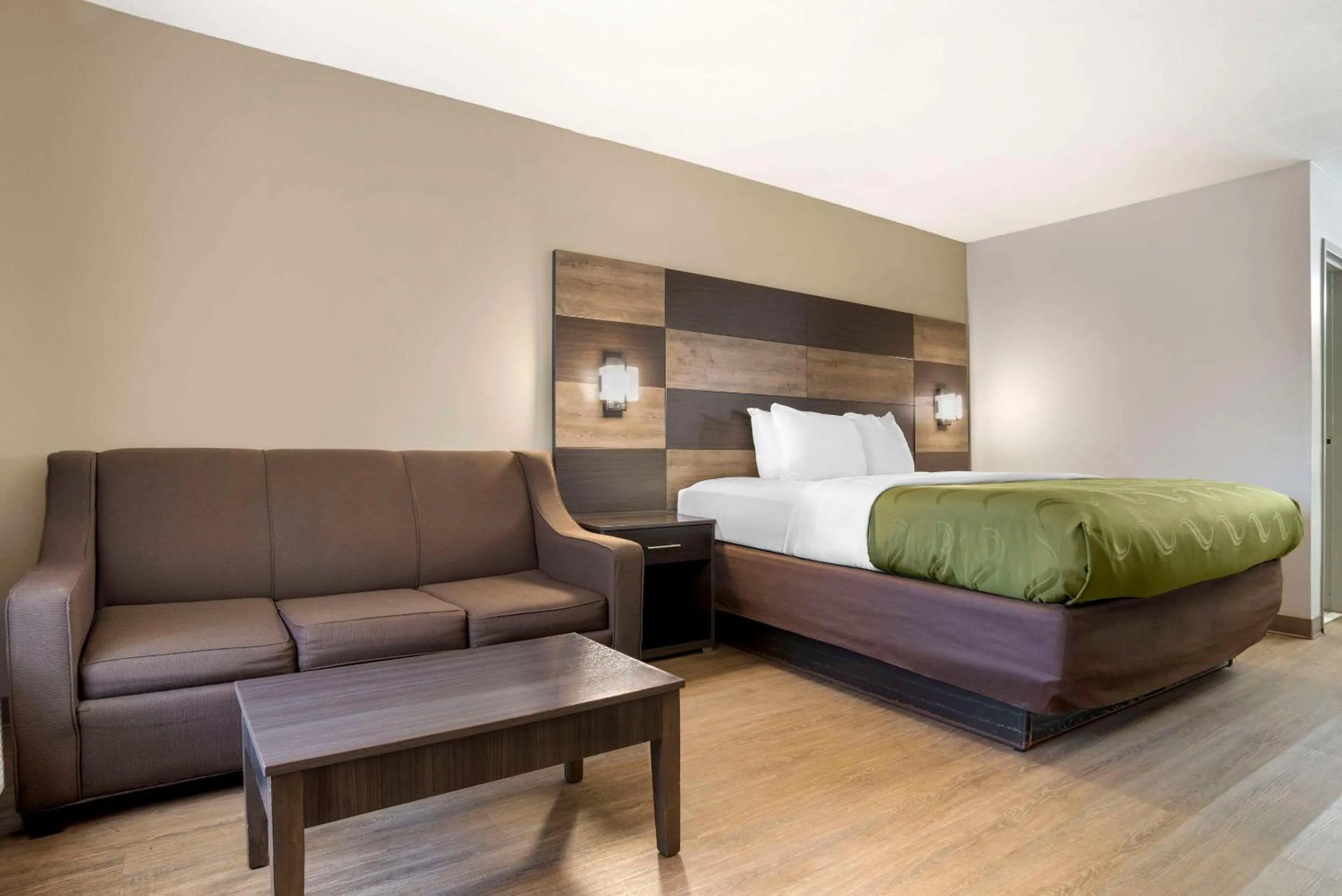 King Suite with Sofa Bed - Non-Smoking in Quality Inn & Conference Center Panama City