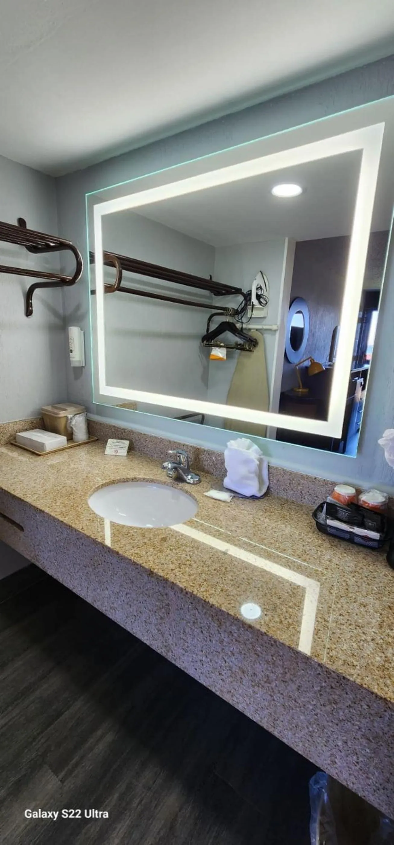 King Room - Accessible/Non-Smoking in Quality Inn & Suites Gulf Breeze Bayside near Pensacola Beach