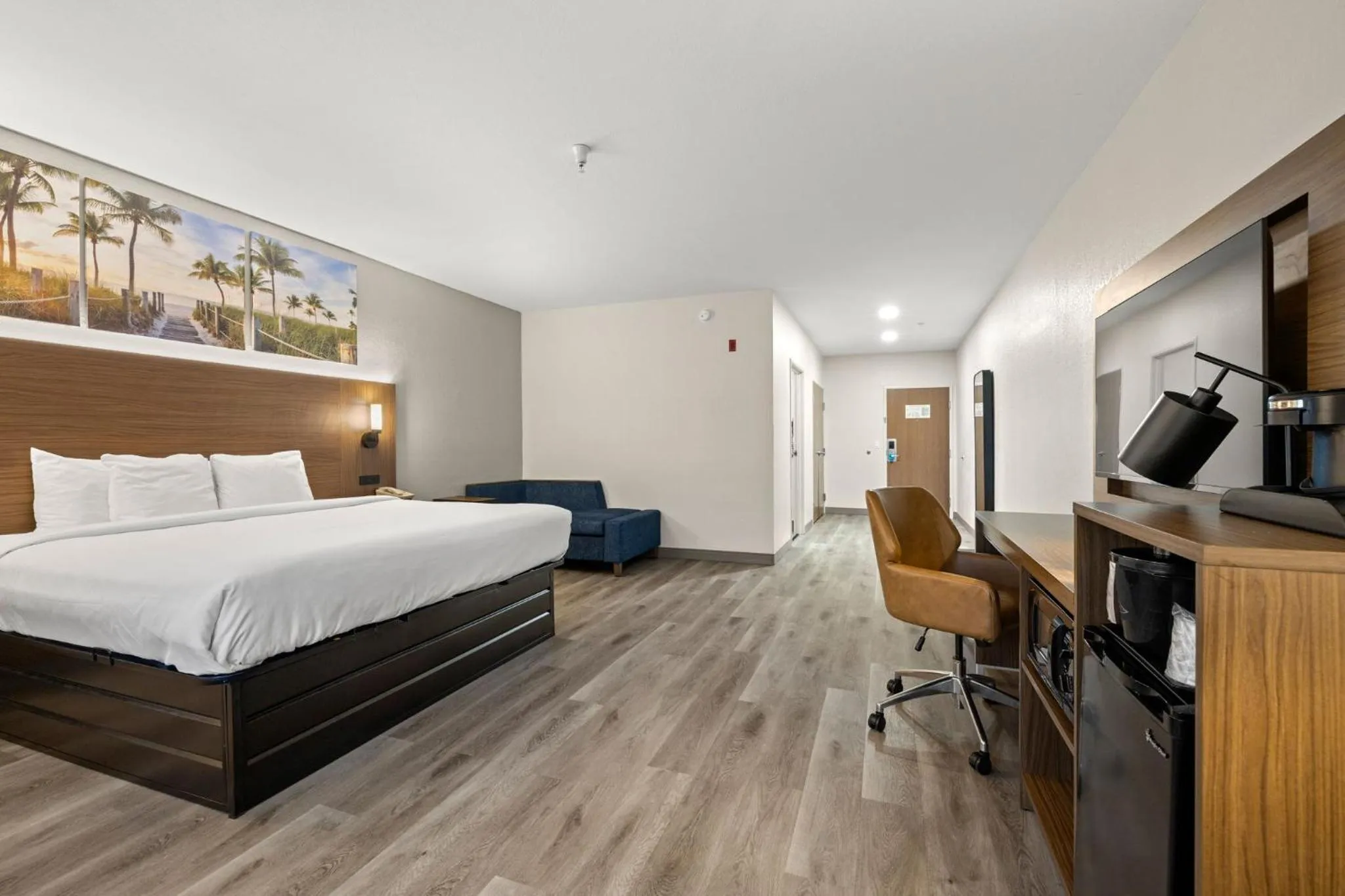 King Suite - Accessible/Non-Smoking in Sleep Inn & Suites Lakeland I-4