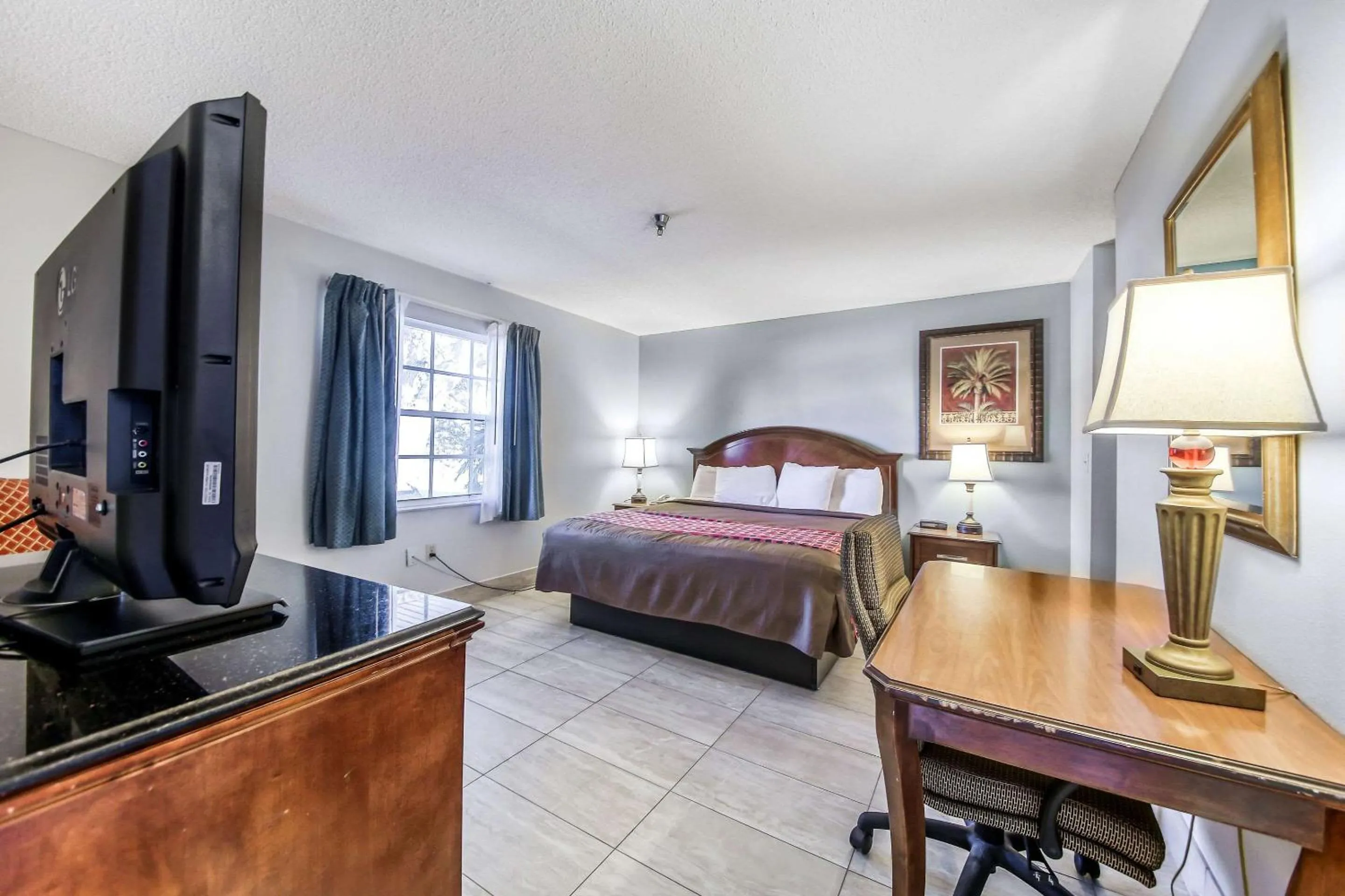 King Suite - Non-Smoking in Rodeway Inn & Suites Haines City - Winter Haven